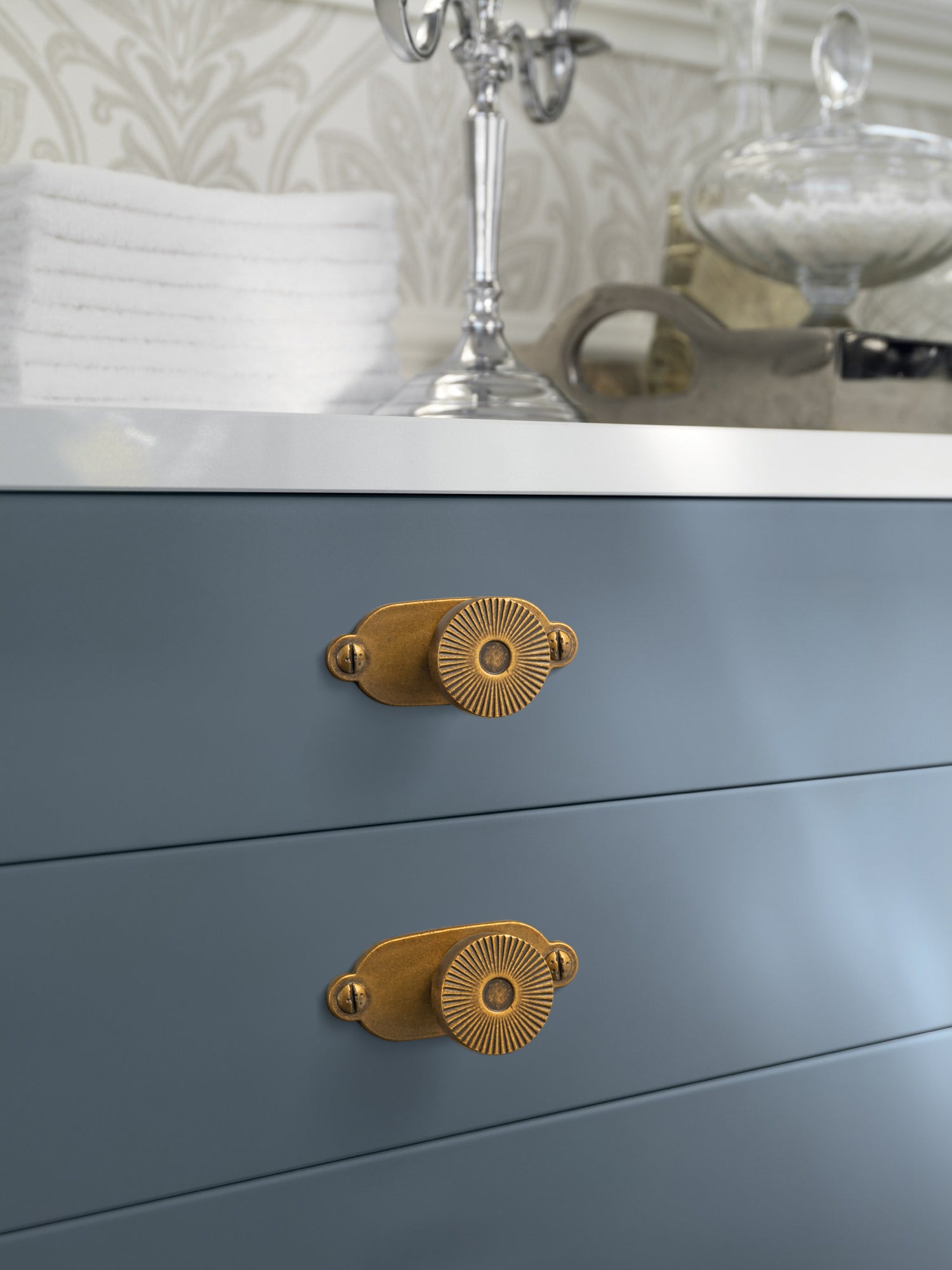 Retro Radiating Pattern Cabinet Knob with Ornate Backplate, Solid Zinc Alloy Drawer Knob for Classic Cabinet Renovation