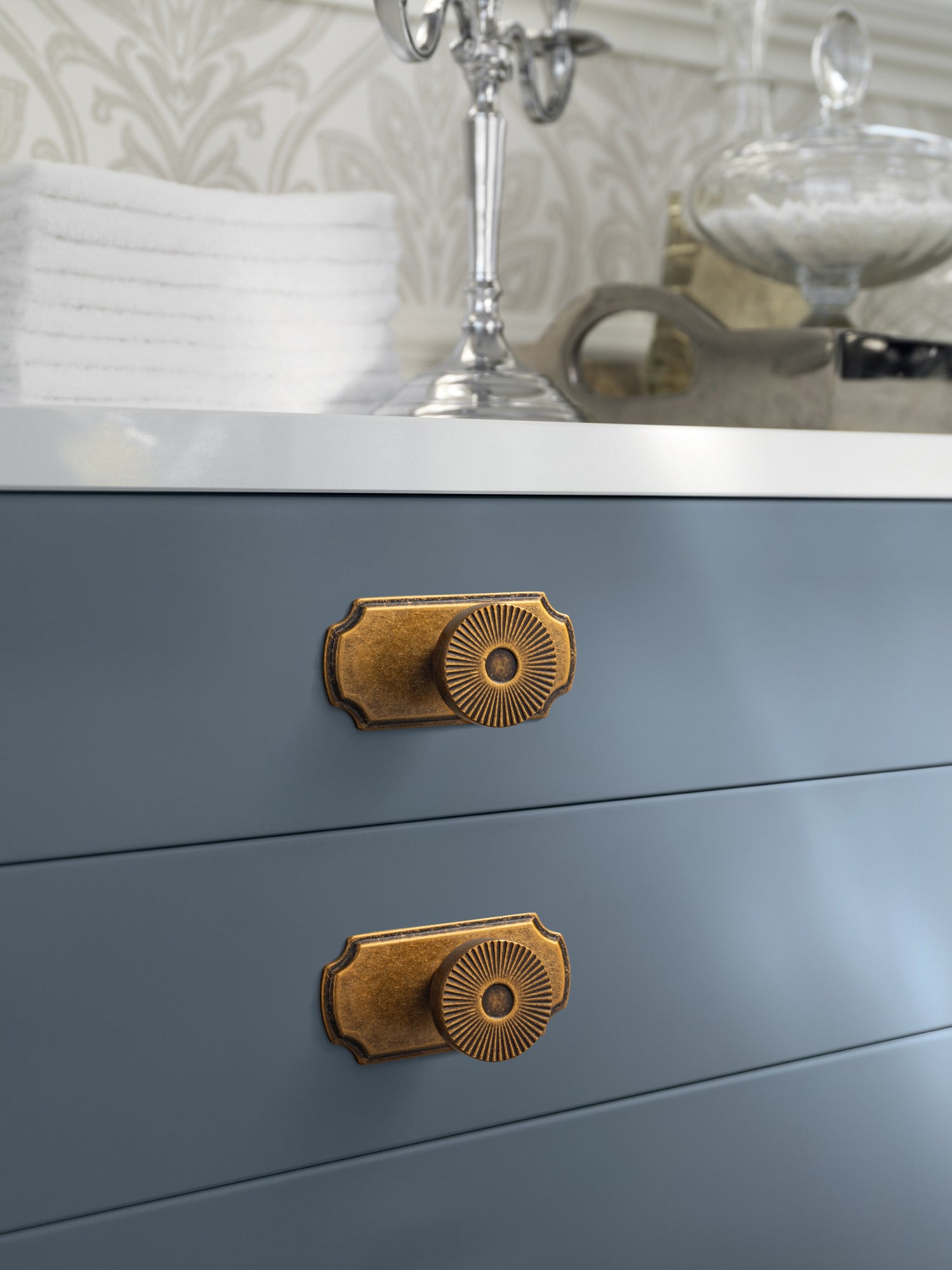 Retro Radiating Pattern Cabinet Knob with Ornate Backplate, Solid Zinc Alloy Drawer Knob for Classic Cabinet Renovation