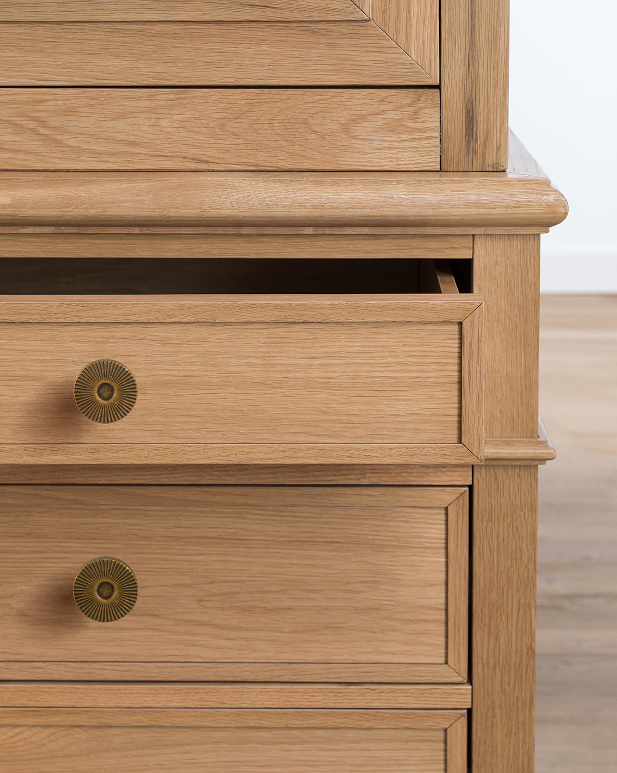 Retro Radiating Pattern Cabinet Knob with Ornate Backplate, Solid Zinc Alloy Drawer Knob for Classic Cabinet Renovation