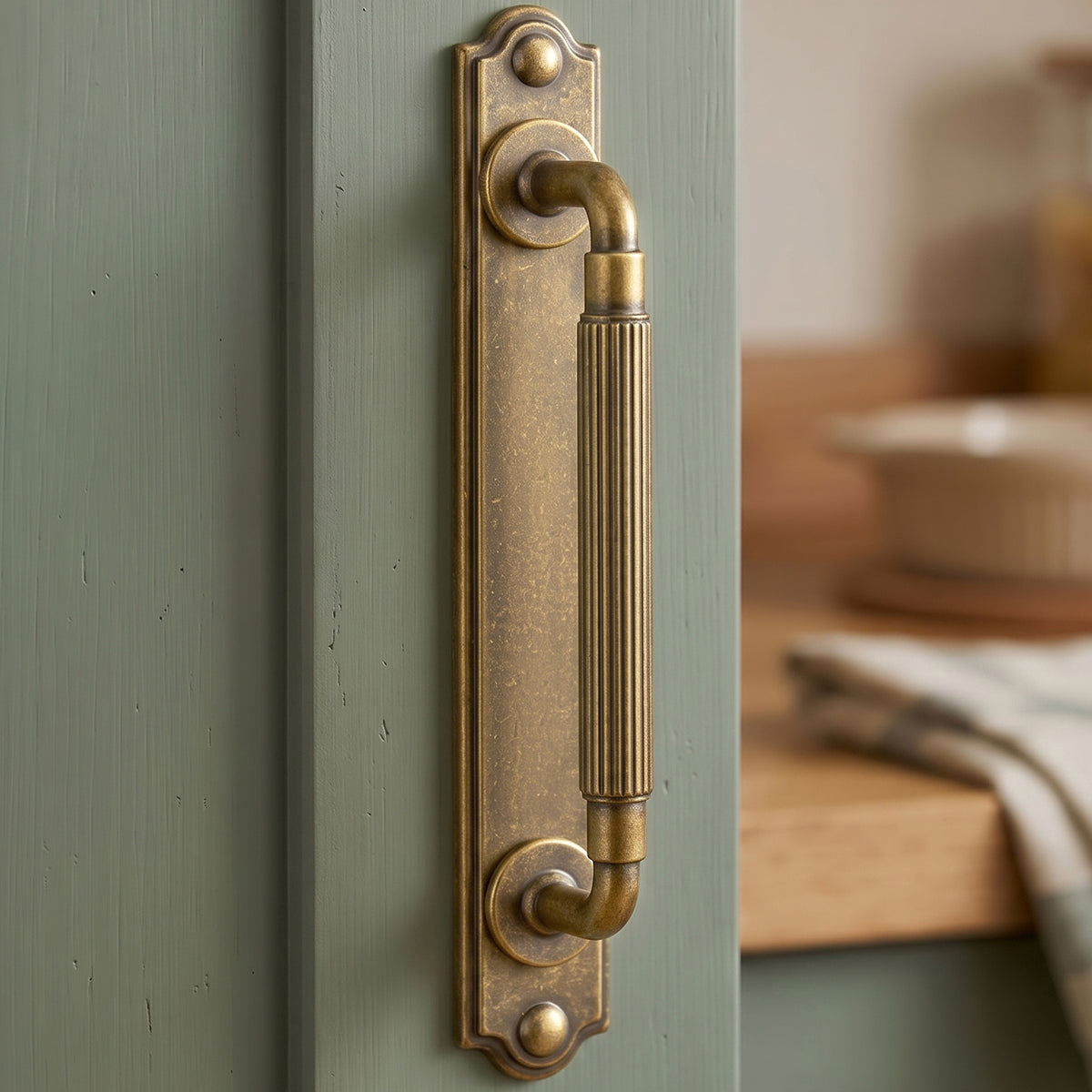 2 Pack Zinc Alloy Fluted Cabinet Handles with Ornate Backplates, Grooved Bar Pulls for Furniture Cabinet Hardware