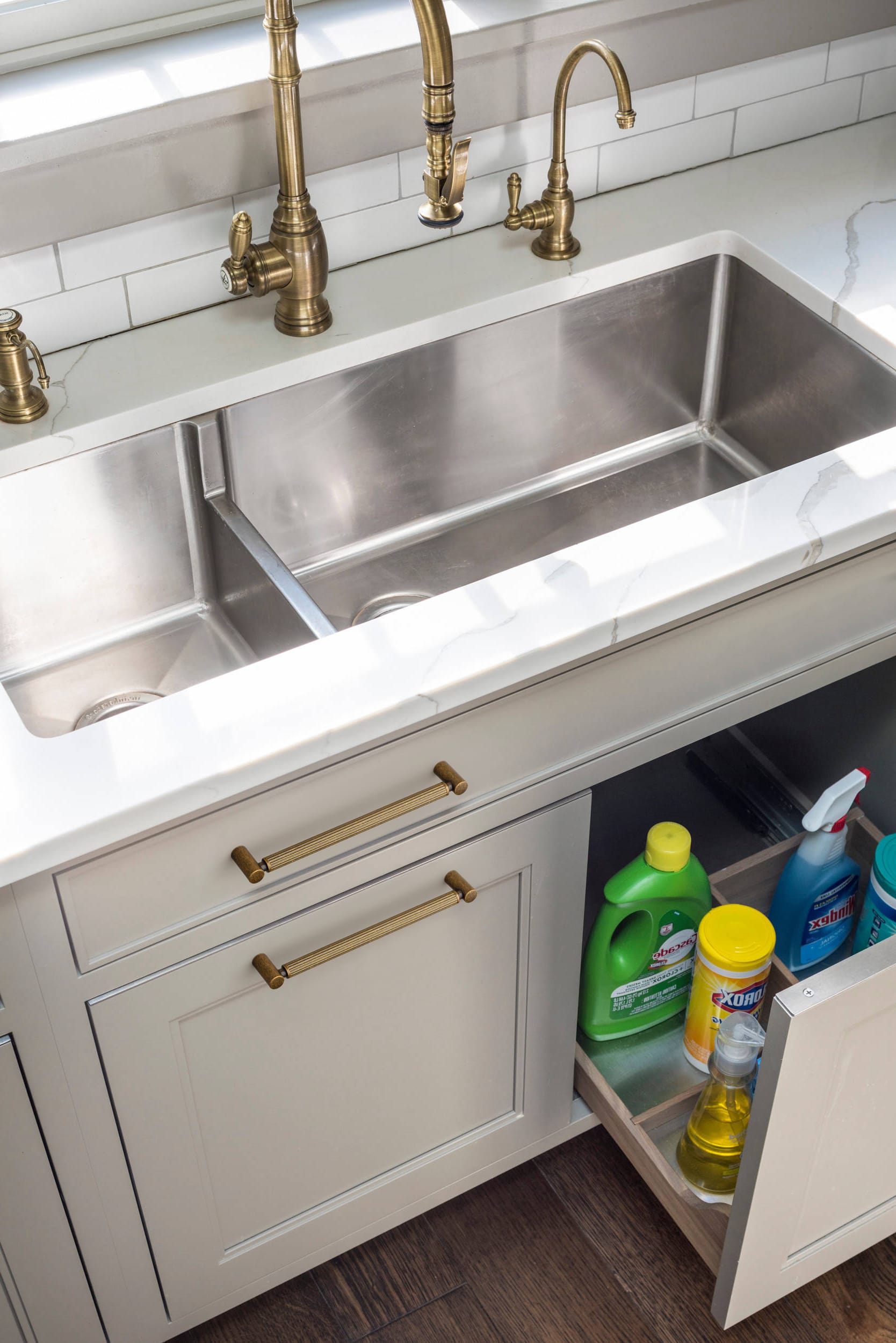 Vintage Fluted Cabinet Pull Handles, Aluminum Grip Rail with Zinc Alloy End Caps Drawer Bar Pulls for Kitchen Cabinet