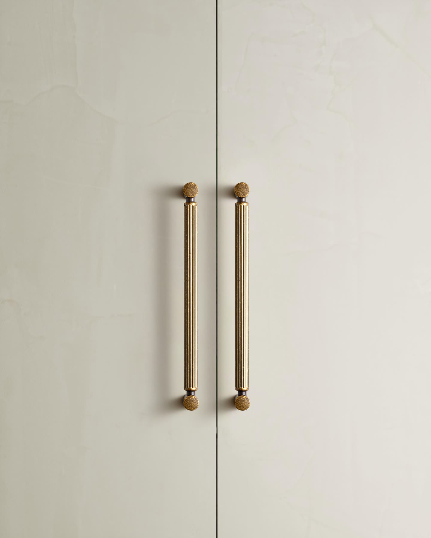 Vintage Fluted Cabinet Pull Handles, Aluminum Grip Rail with Zinc Alloy End Caps Drawer Bar Pulls for Kitchen Cabinet