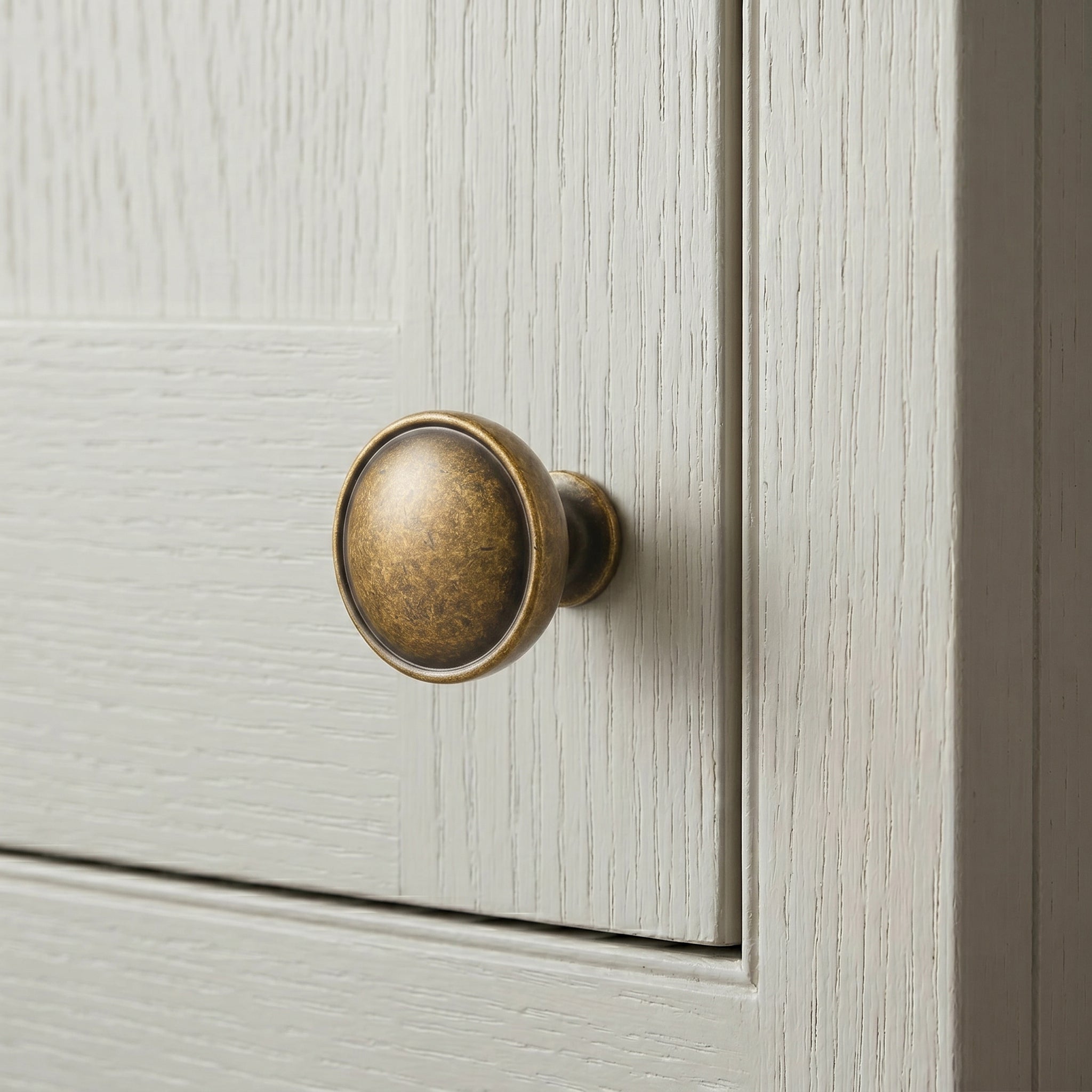 Goblet Shaped Zinc Alloy Cabinet Knobs, Vintage Wine Cup Round Drawer Knob for Kitchen Cabinet