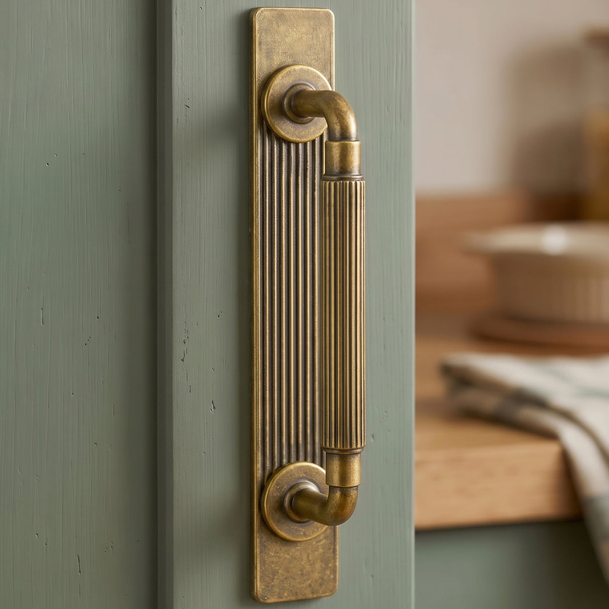 2 Pack Zinc Alloy Fluted Cabinet Handles with Ornate Backplates, Grooved Bar Pulls for Furniture Cabinet Hardware