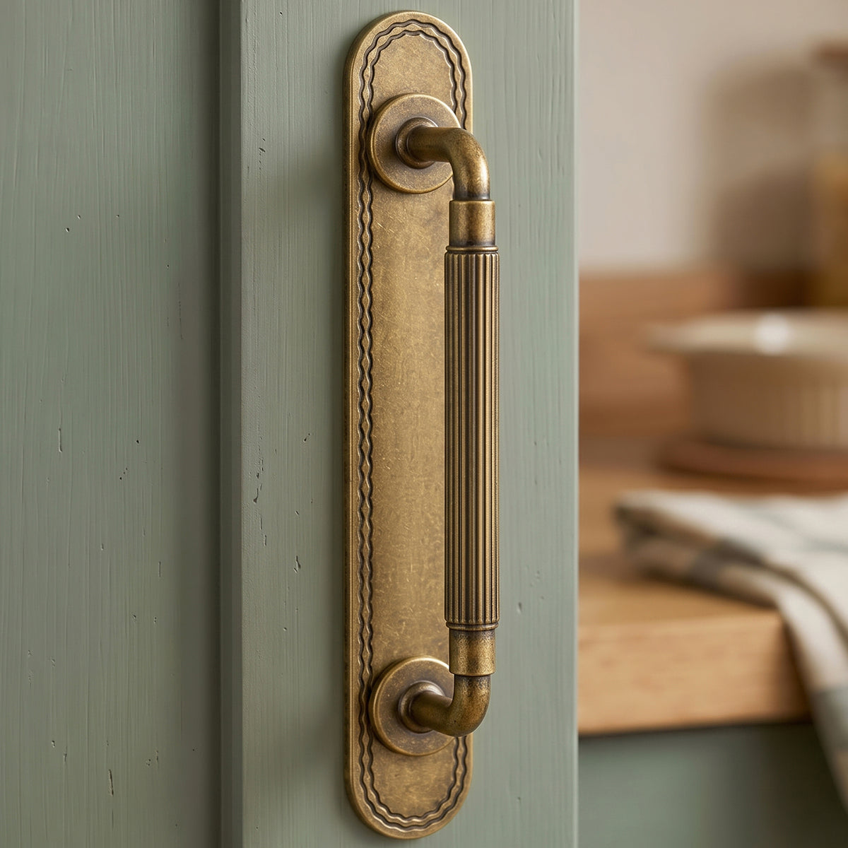 2 Pack Zinc Alloy Fluted Cabinet Handles with Ornate Backplates, Grooved Bar Pulls for Furniture Cabinet Hardware