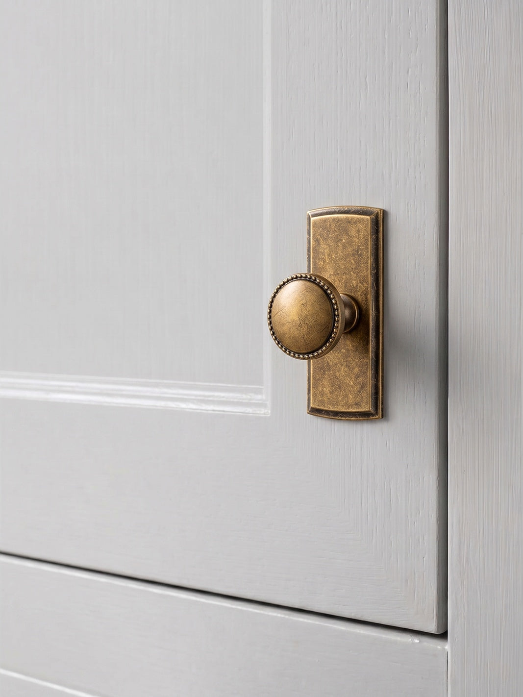 Classic Round Design Cabinet Knobs with Toothed Rim for Kitchen Drawers