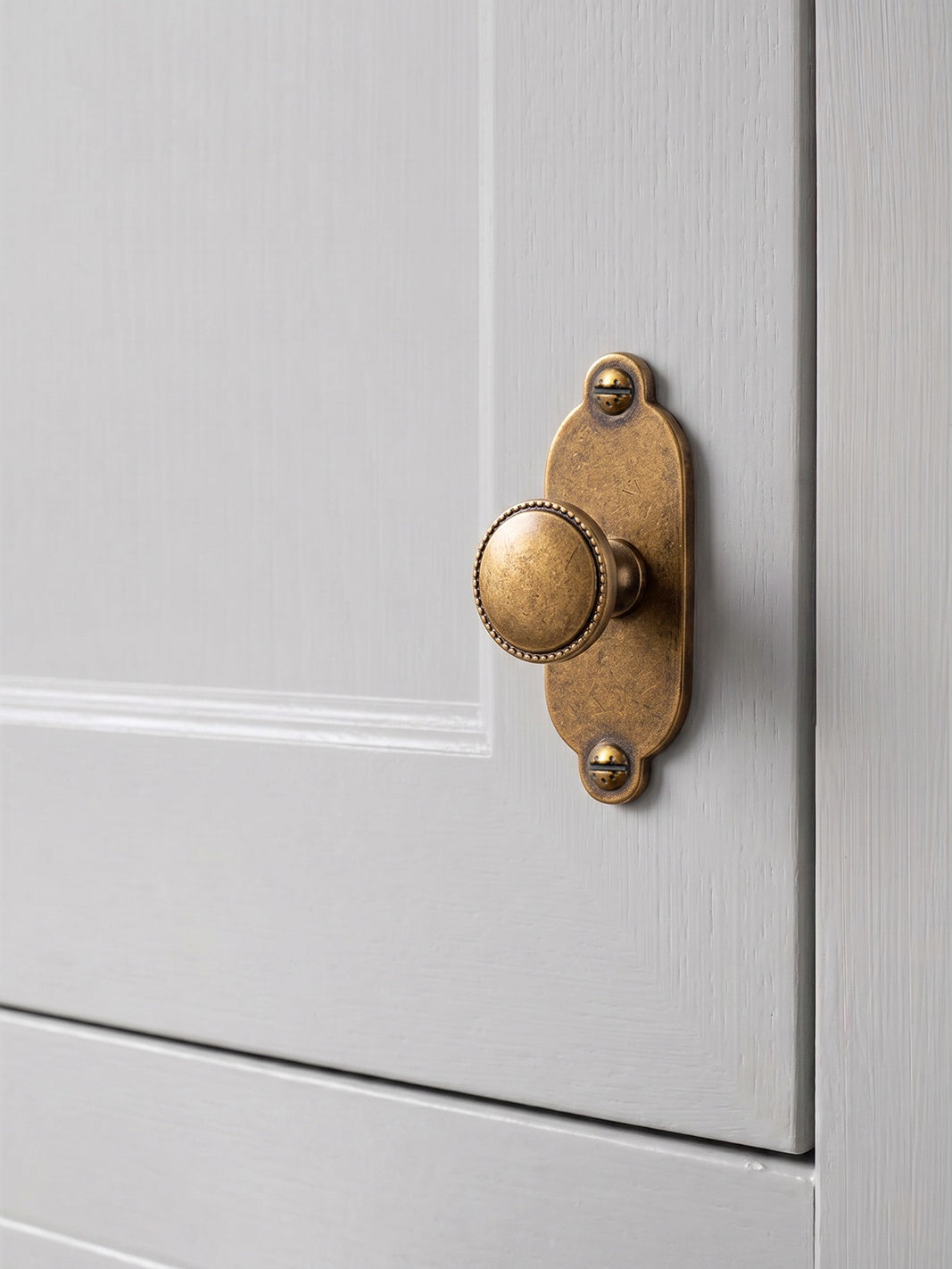 Classic Round Design Cabinet Knobs with Toothed Rim for Kitchen Drawers