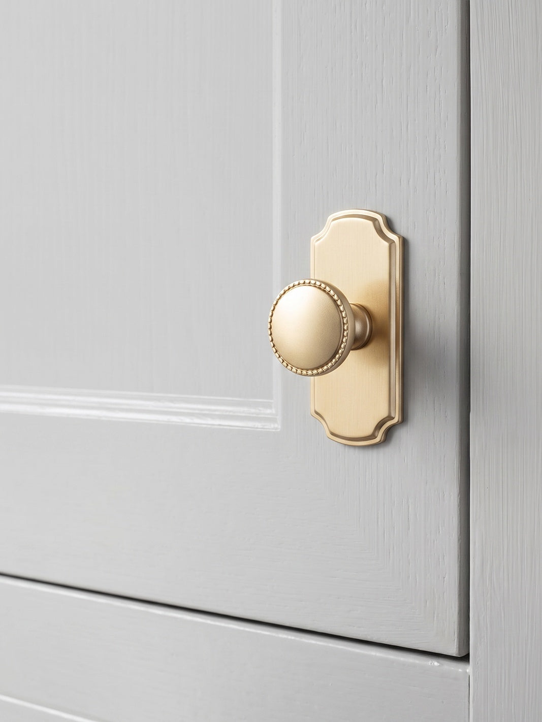 Classic Round Design Cabinet Knobs with Toothed Rim for Kitchen Drawers