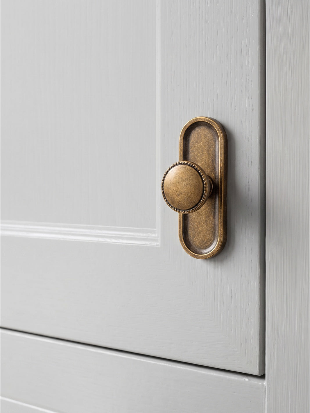 Classic Round Design Cabinet Knobs with Toothed Rim for Kitchen Drawers