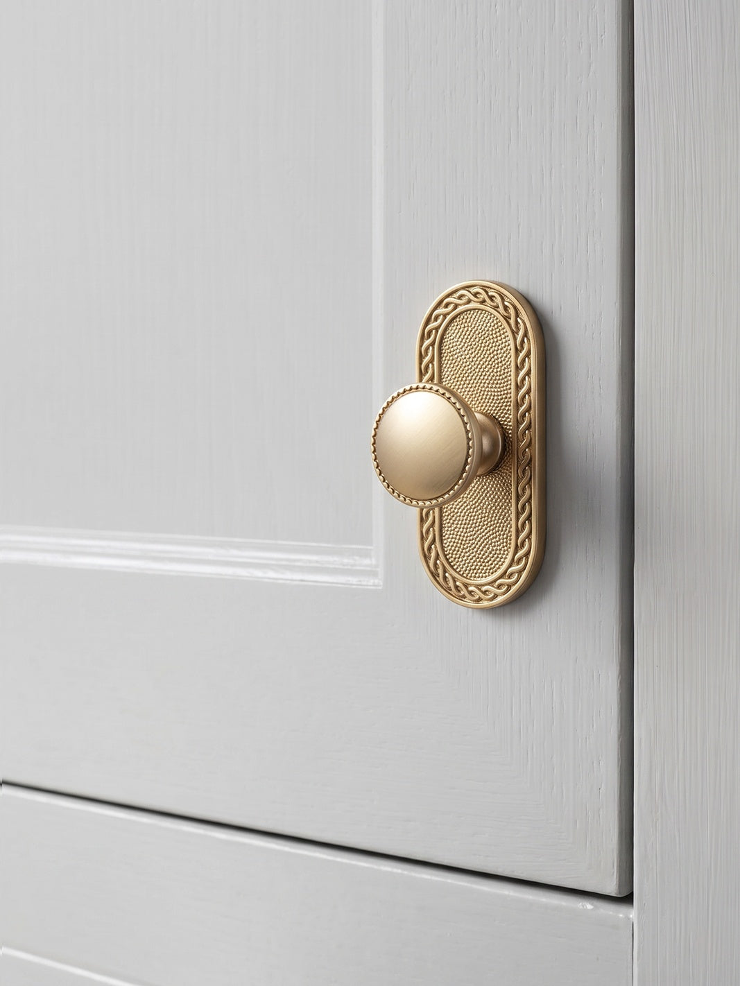 Classic Round Design Cabinet Knobs with Toothed Rim for Kitchen Drawers