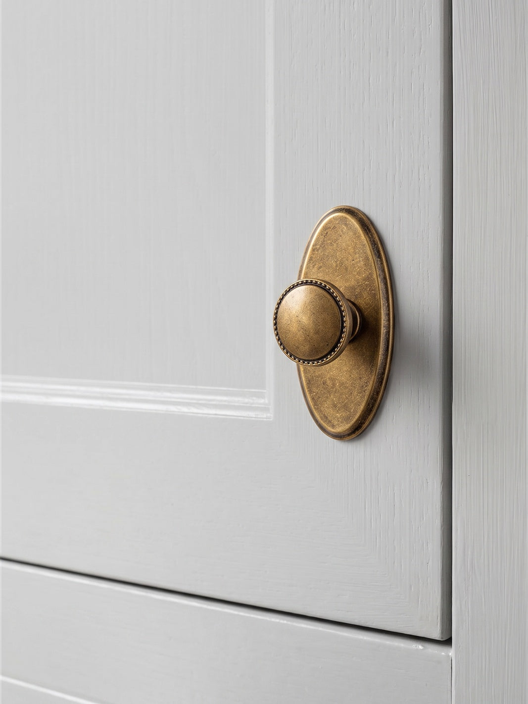 Classic Round Design Cabinet Knobs with Toothed Rim for Kitchen Drawers