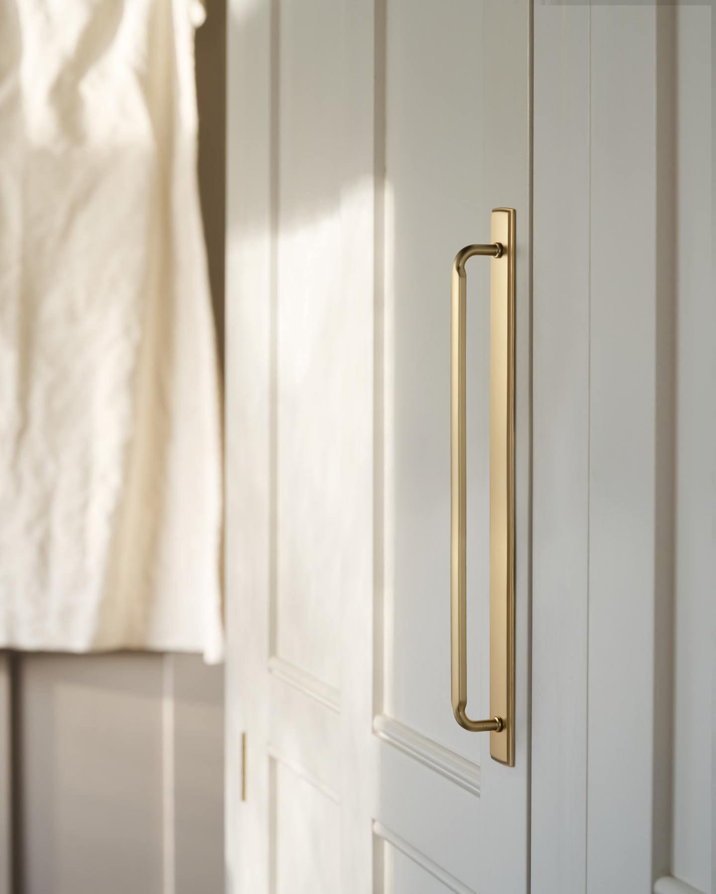 Goo-Ki 2 Pack Antique Brass Cabinet Pulls with Back Plate Zinc Alloy Drawer Handle with Long Back Plate