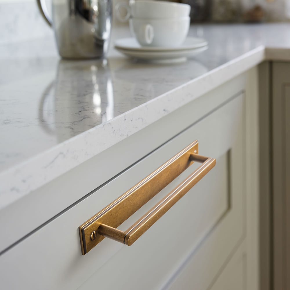 Goo-Ki 2 Pack Cabinet Handles with Back Plate Vintage Kitchen Drawer Pulls with Subtle Curves