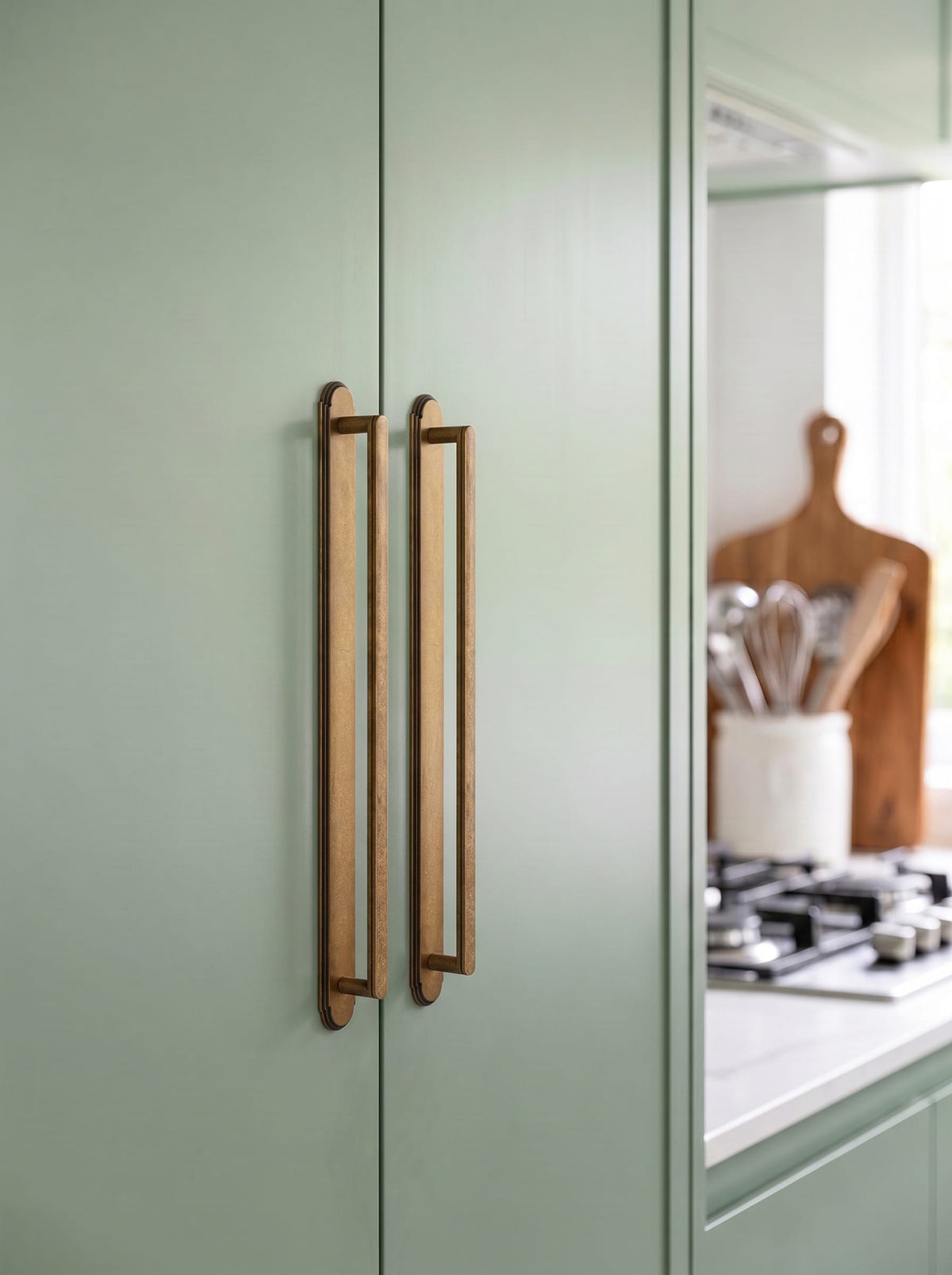 Goo-Ki 2 Pack Cabinet Handles with Back Plate Vintage Kitchen Drawer Pulls with Subtle Curves