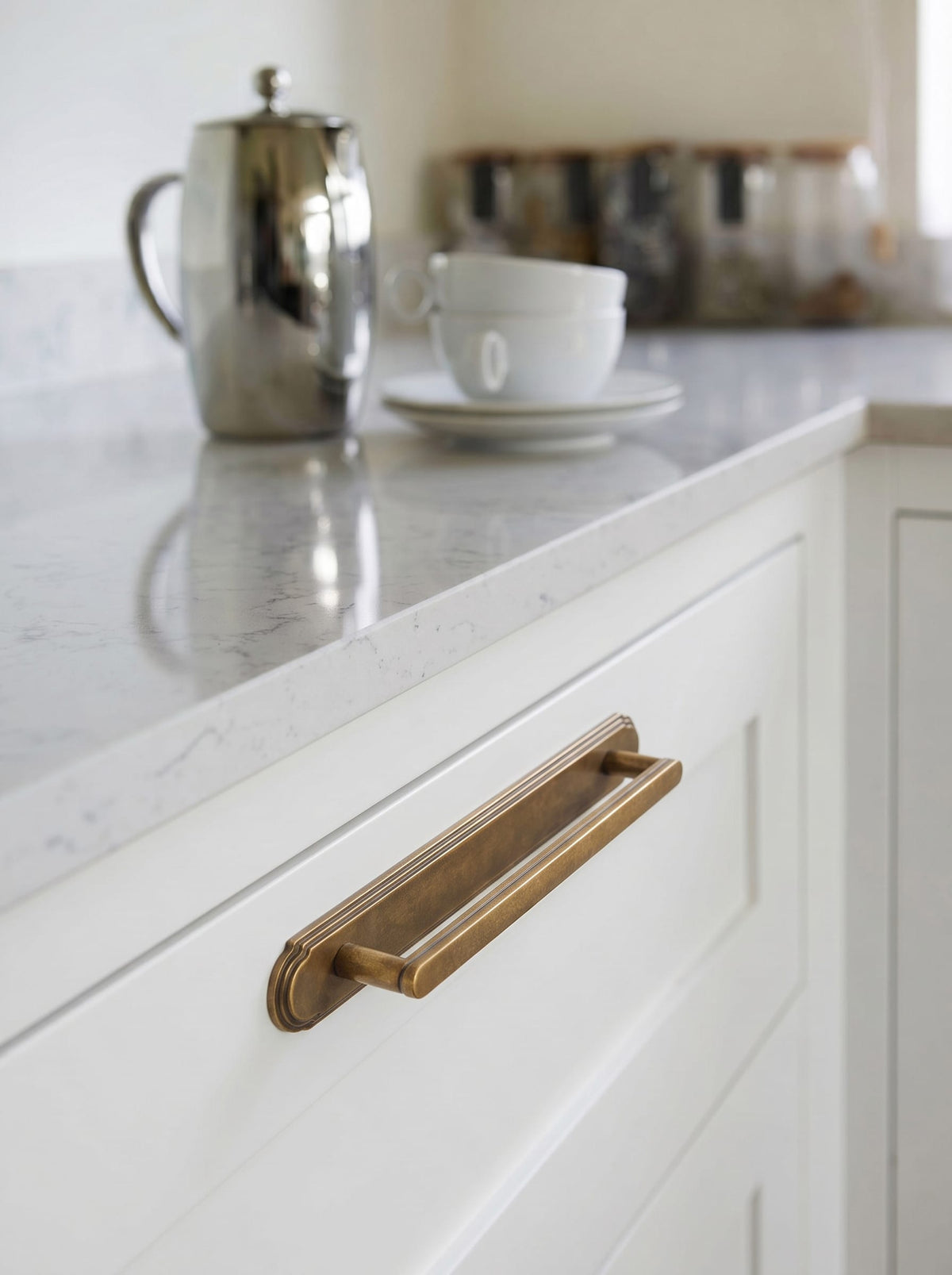 Goo-Ki 2 Pack Cabinet Handles with Back Plate Vintage Kitchen Drawer Pulls with Subtle Curves