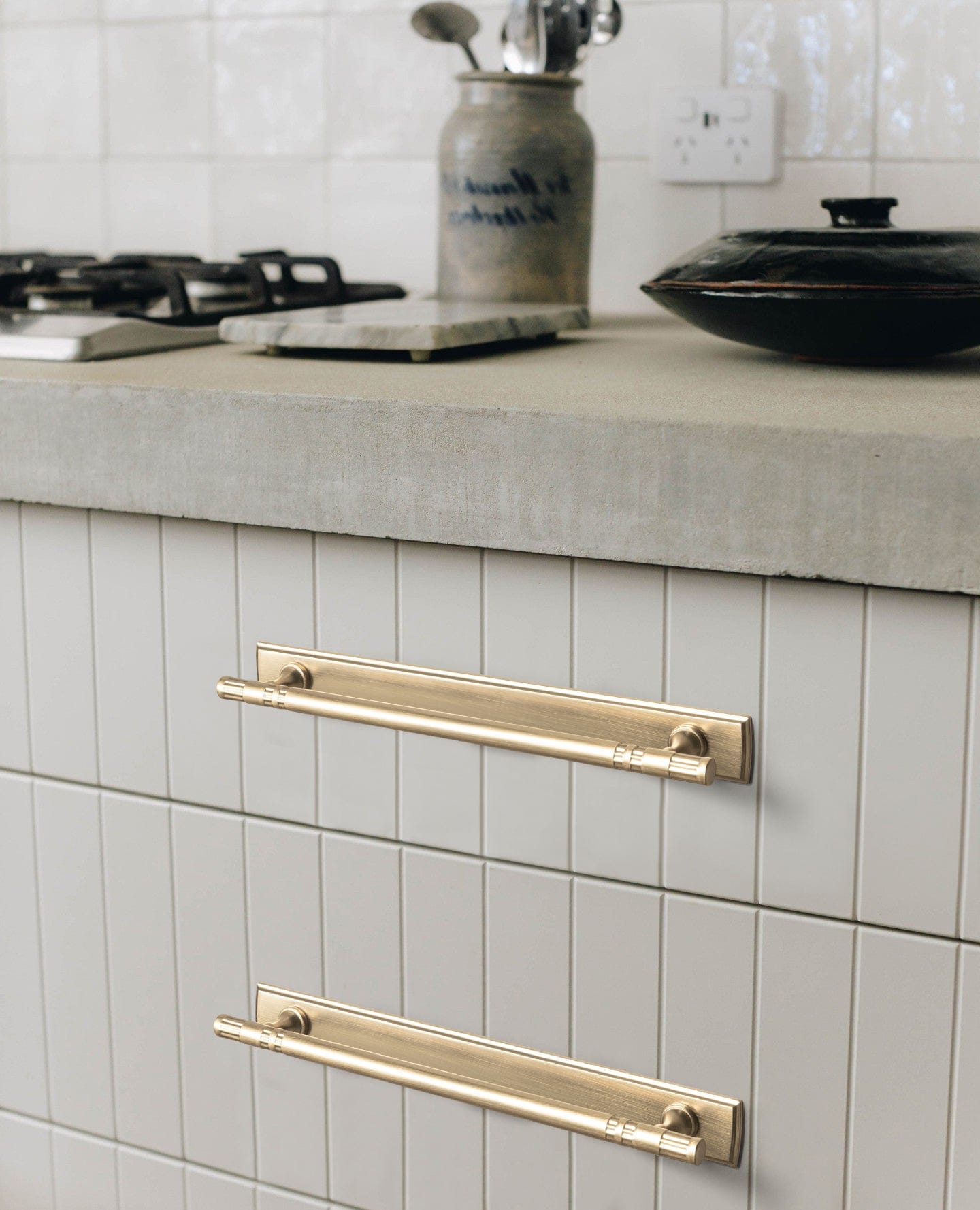 Goo-Ki 2 Pack Elegant Linear Shape Cabinet Handles Zinc Alloy Drawer Pulls with Back Plate