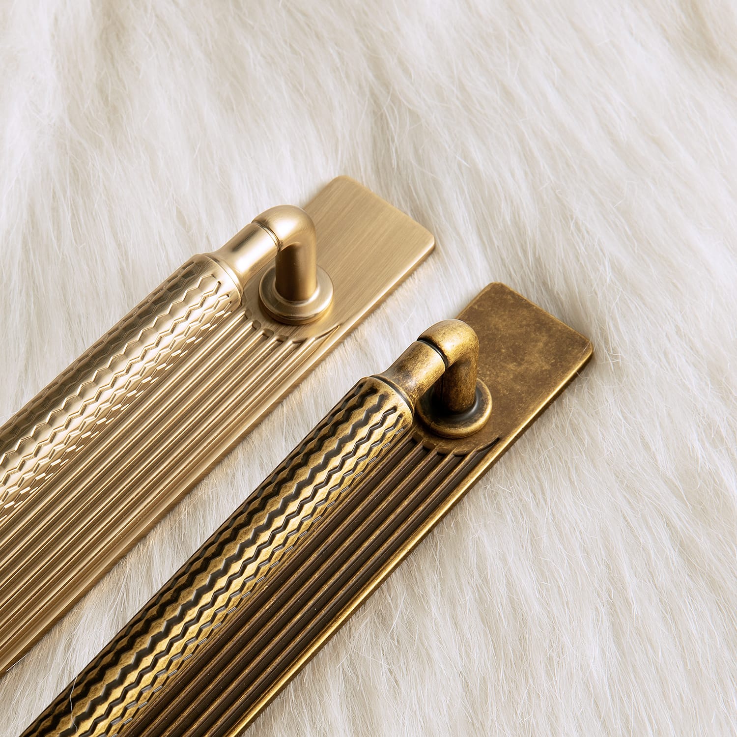 Goo-Ki 2 Pack Industrial Vintage Zinc Alloy Drawer Pull, Knurled Handle with Decorative Ribbed Backplate