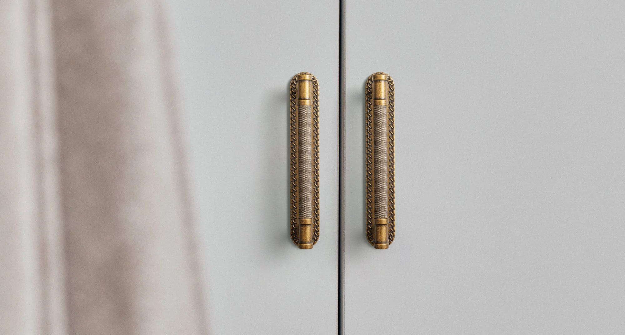 Goo-Ki 2 Pack Knurled Metal Alloy Vintage Bronze Bar Pull with Back Plate Kitchen Hardware