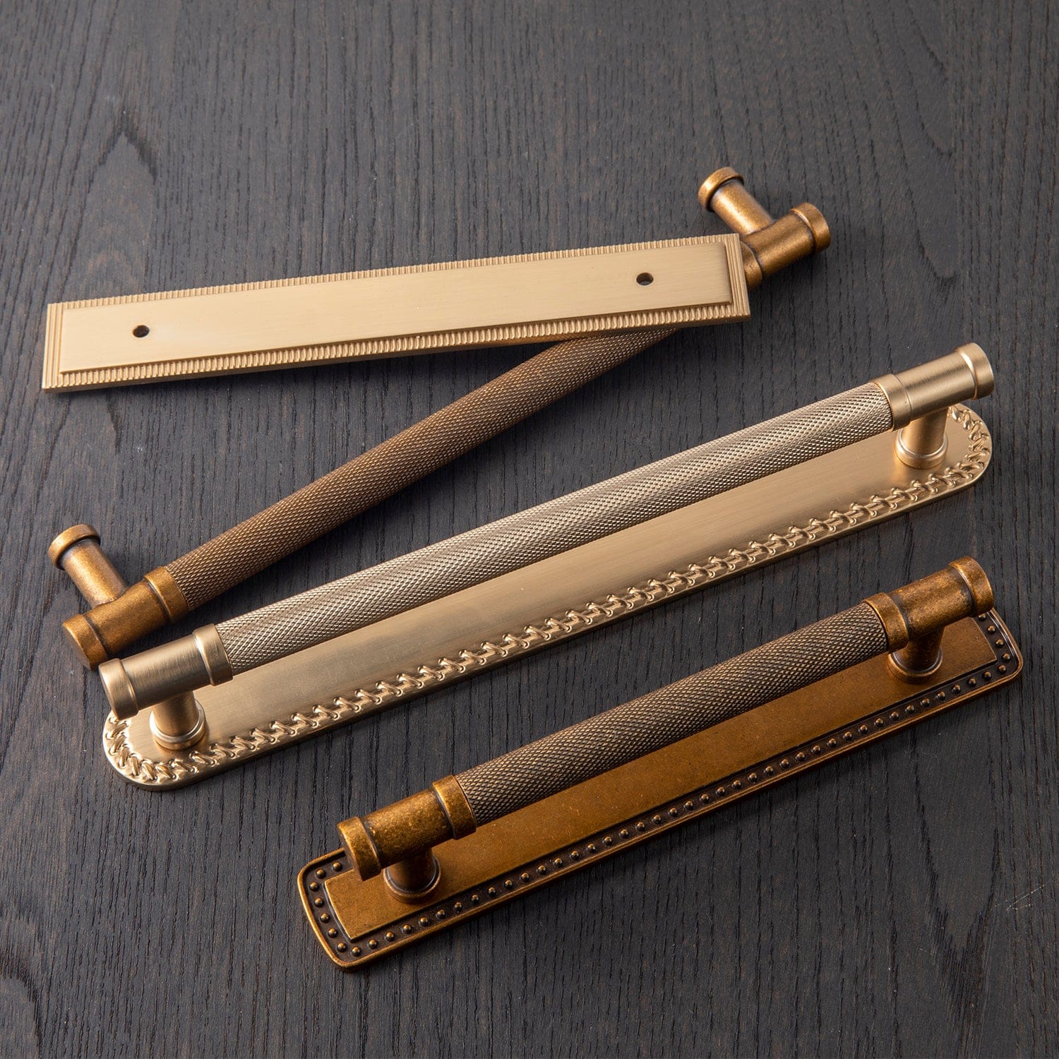 Goo-Ki 2 Pack Knurled Metal Alloy Vintage Bronze Bar Pull with Back Plate Kitchen Hardware