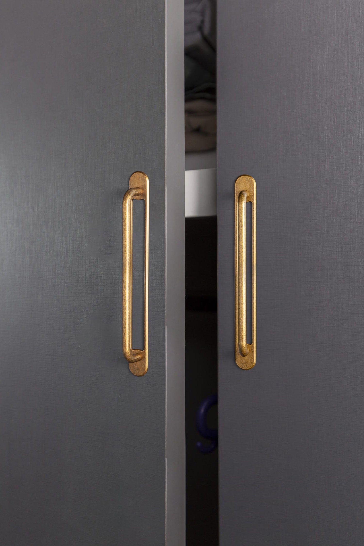 Goo-Ki 2 Pack Modern Geometric Zinc Alloy Cabinet Pulls with Back Plate Sleek Curved Sturdy Cabinet Handles