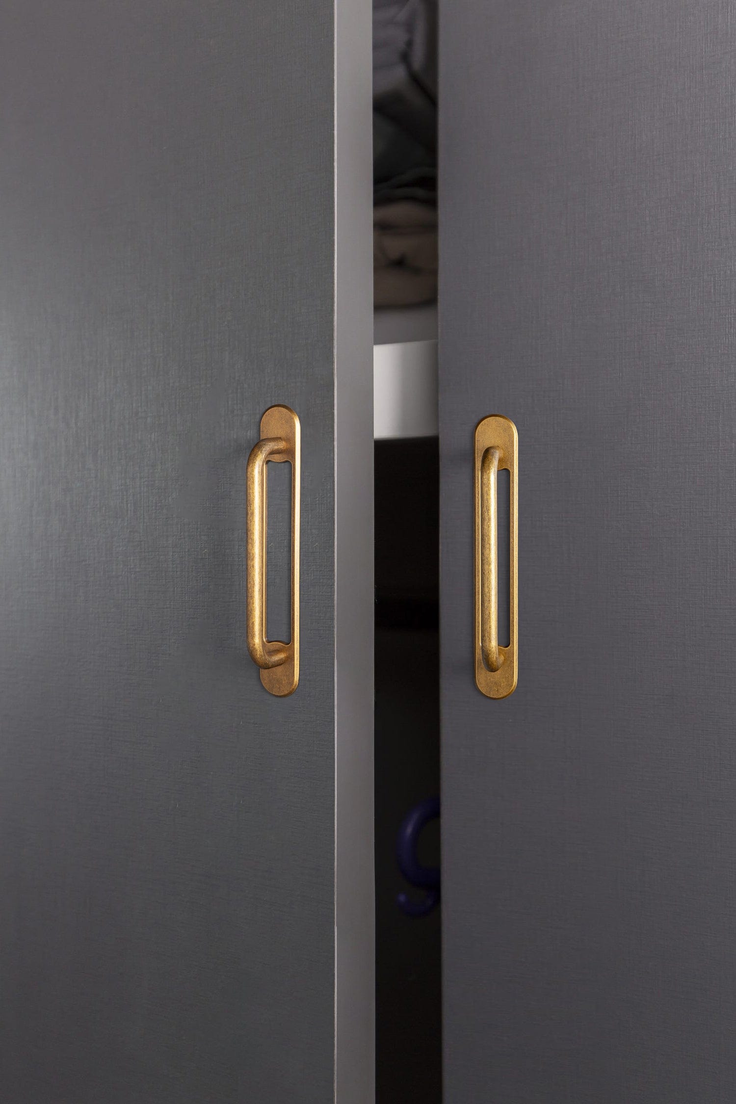 Goo-Ki 2 Pack Modern Geometric Zinc Alloy Cabinet Pulls with Back Plate Sleek Curved Sturdy Cabinet Handles
