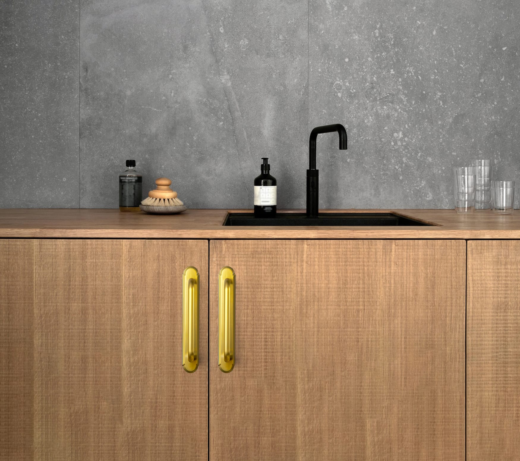 Goo-Ki 2 Pack Modern Geometric Zinc Alloy Cabinet Pulls with Back Plate Sleek Curved Sturdy Cabinet Handles