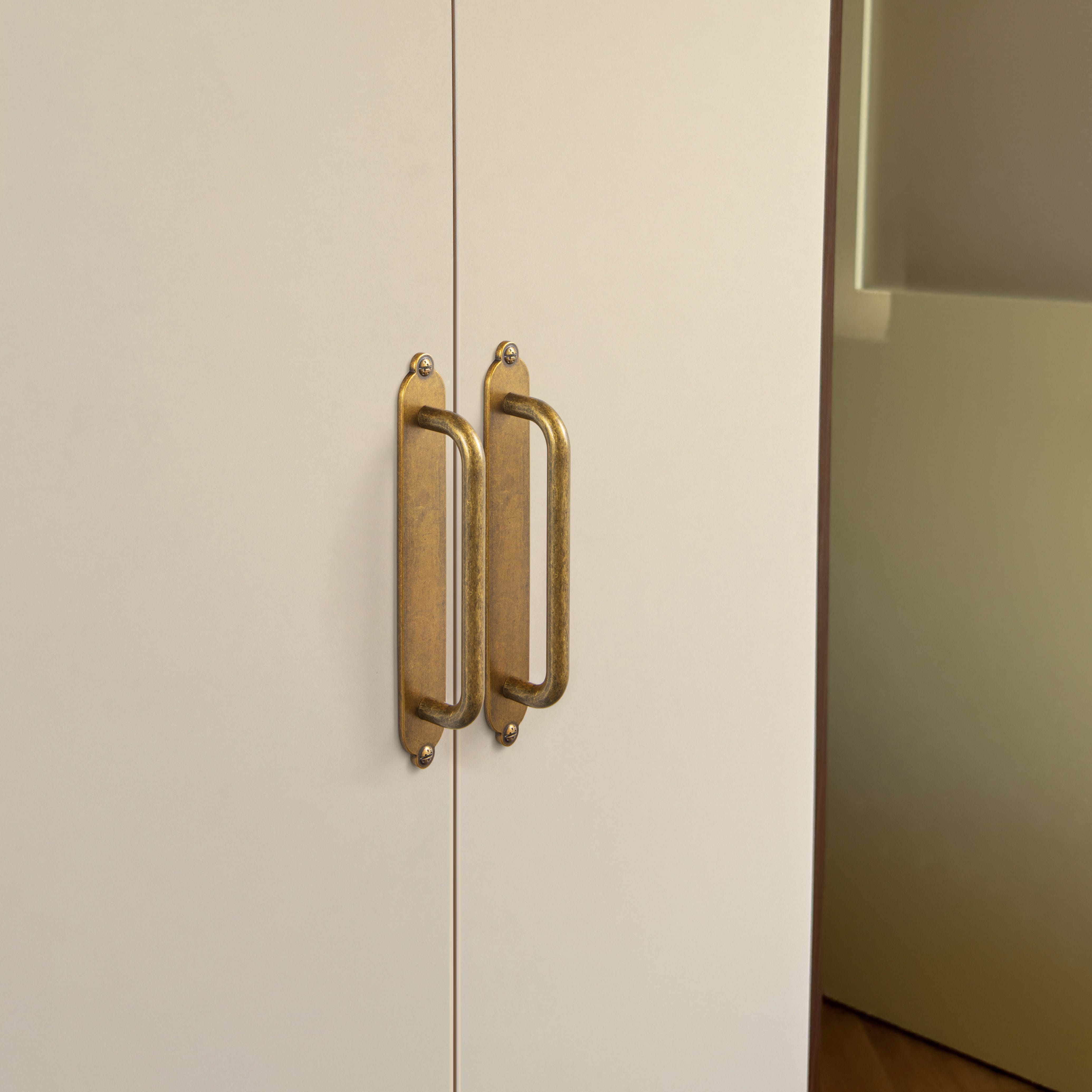 Goo-Ki 2 Pack Modern Geometric Zinc Alloy Cabinet Pulls with Back Plate Sleek Curved Sturdy Cabinet Handles