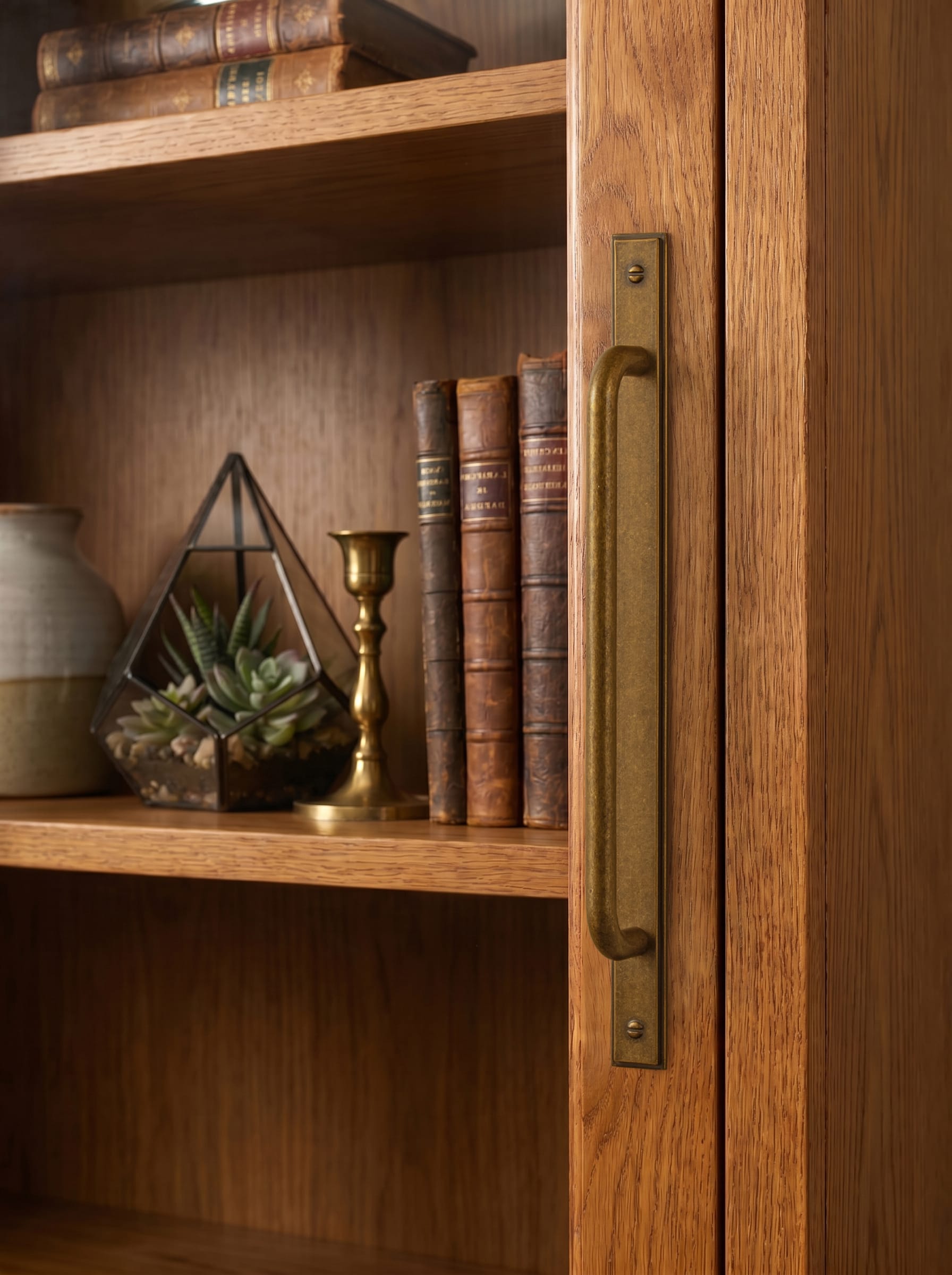 Goo-Ki 2 Pack Modern Geometric Zinc Alloy Cabinet Pulls with Back Plate Sleek Curved Sturdy Cabinet Handles