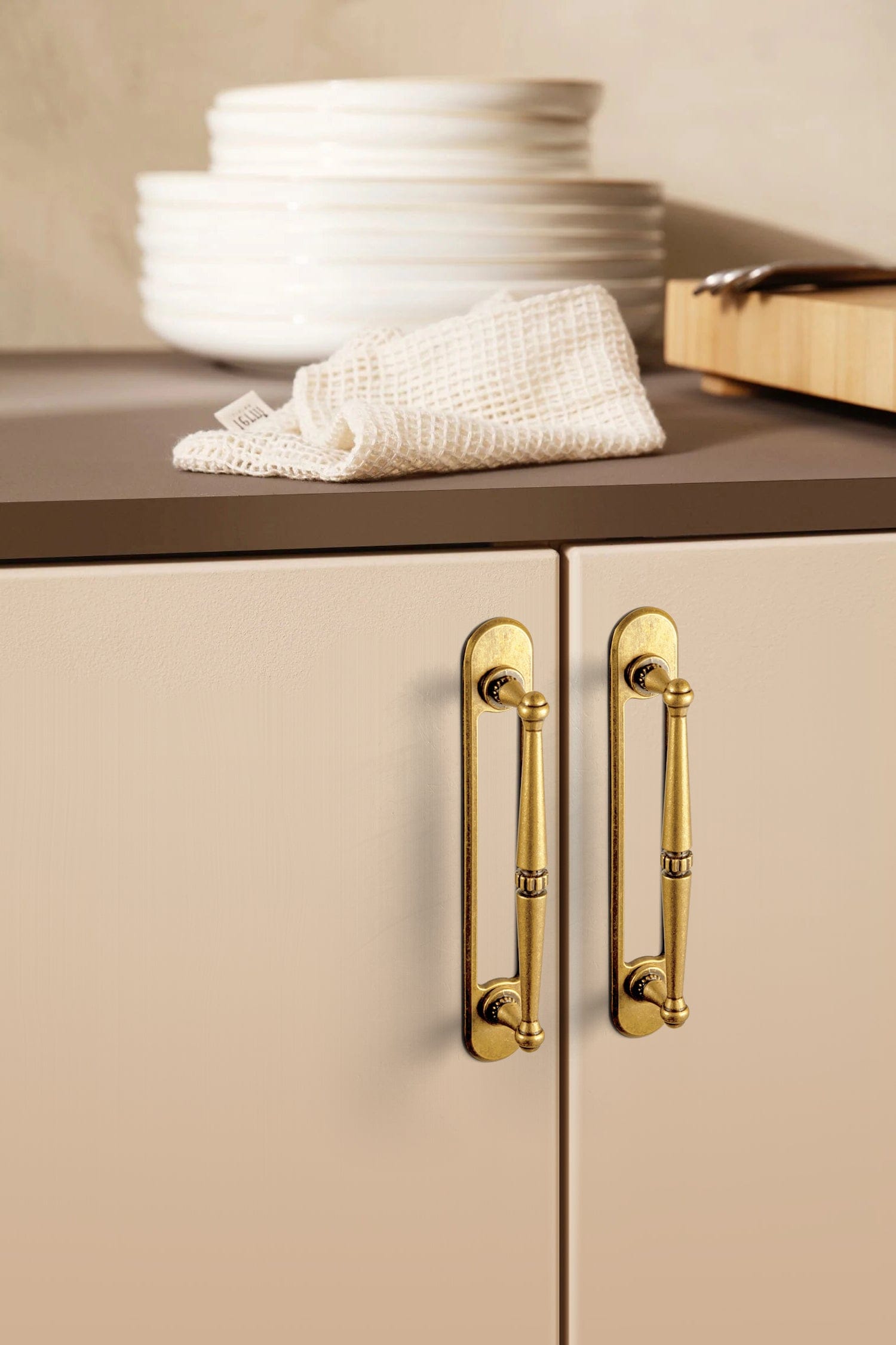 Goo-Ki 2 Pack Ornate Vintage Brass Drawer Pulls - Classic Cabinet Handles with Decorative Back Plates