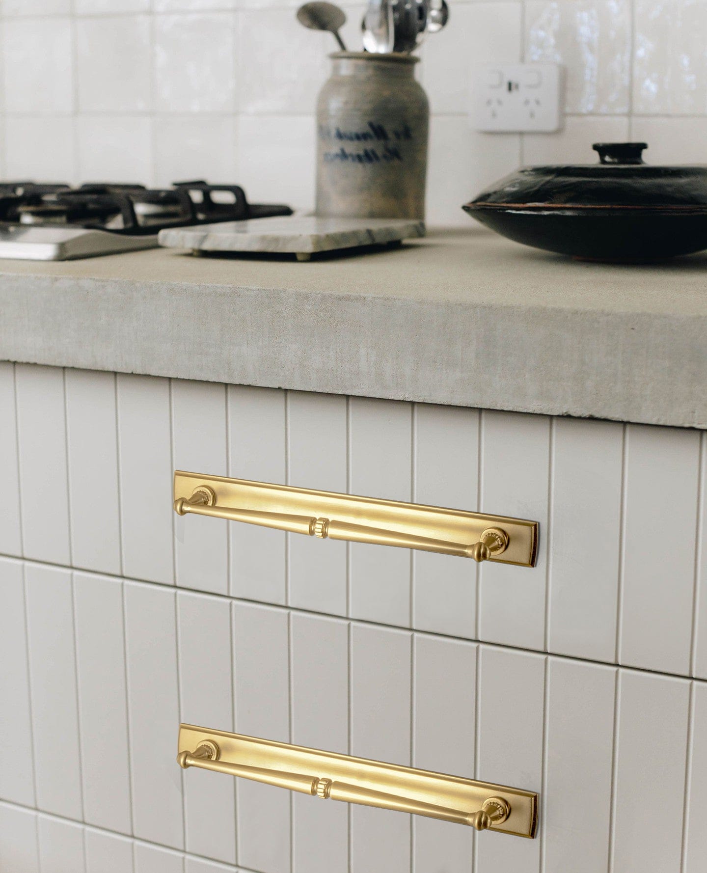 Goo-Ki 2 Pack Ornate Vintage Brass Drawer Pulls - Classic Cabinet Handles with Decorative Back Plates