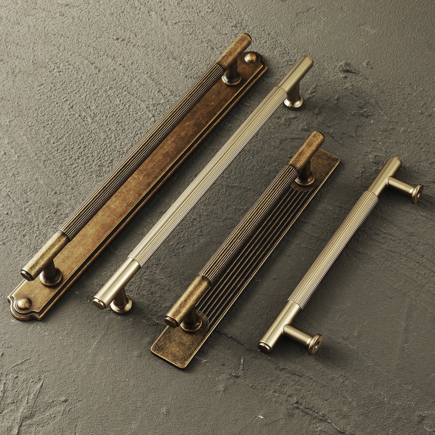 Goo-Ki 2 Pack Vintage Brass Textured Zinc Alloy Cabinet Pulls with Back Plates