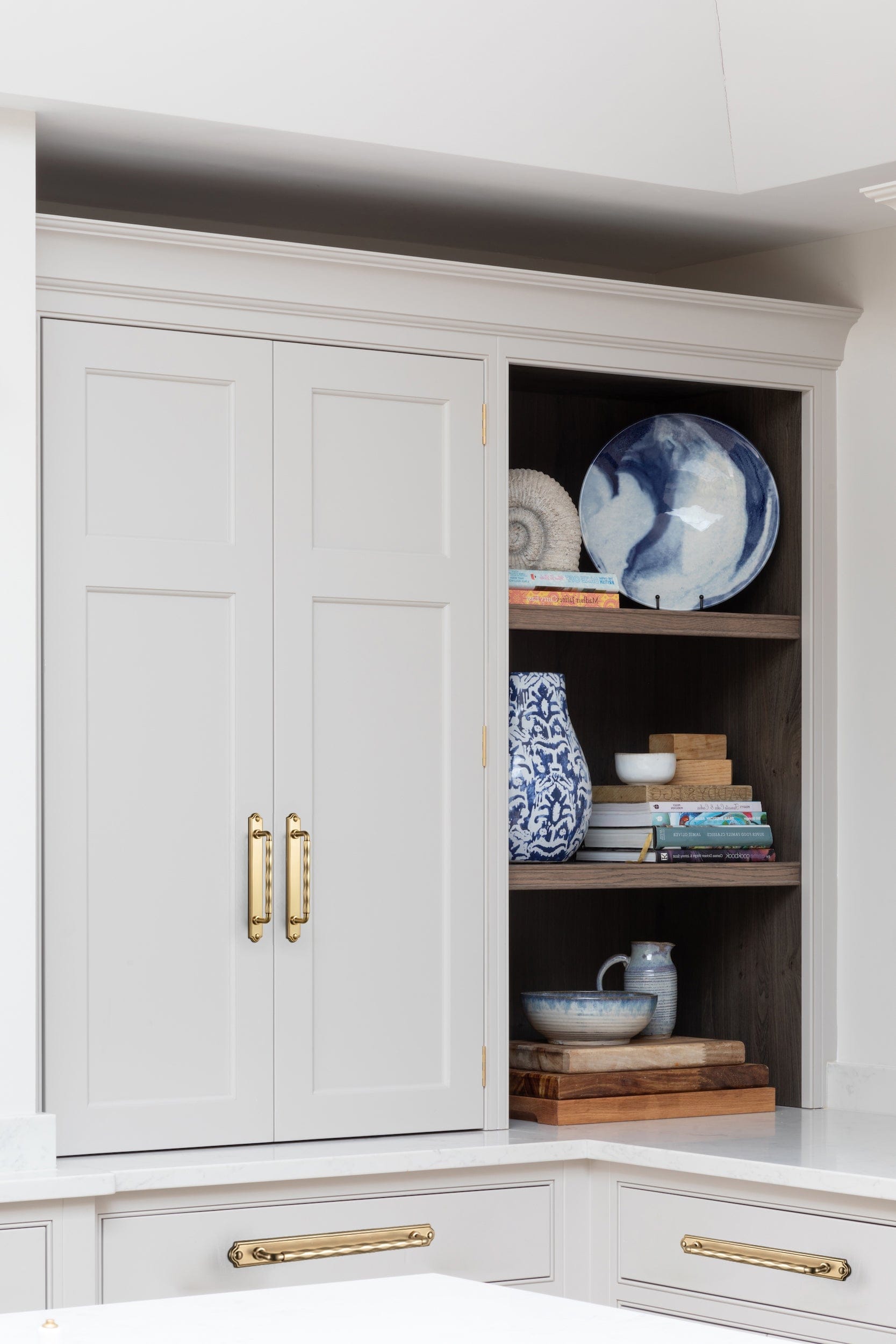 Goo-Ki 2 Pack Zinc Alloy Drawer Pulls with Back Plate Twisted Design Decorative Handles for Kitchen Cabinets