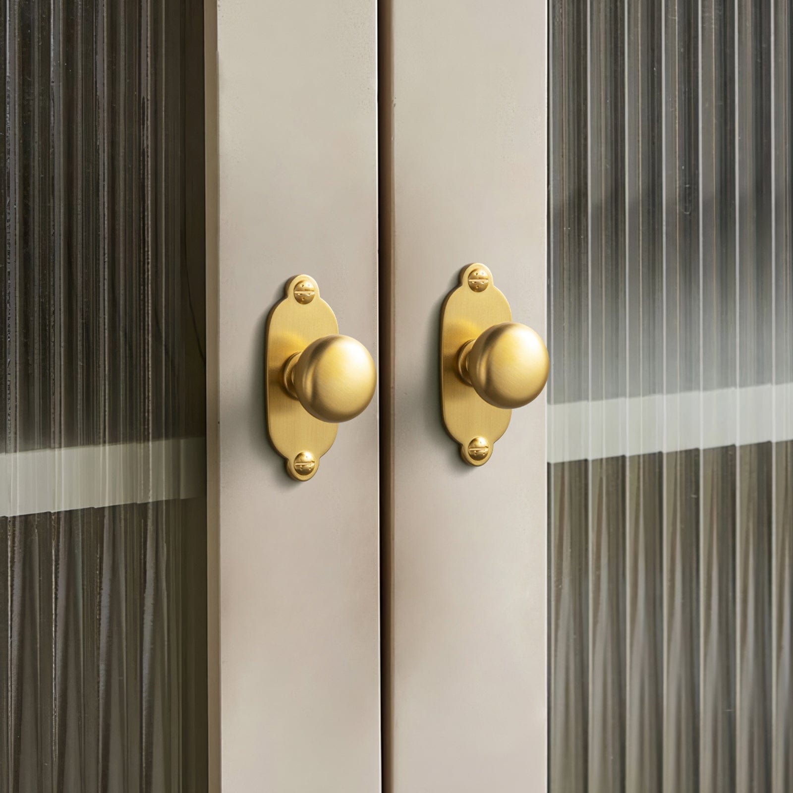 Goo-Ki 6 Pack Antique Brass Zinc Alloy Cabinet Knob with Back Plate Single Hole Center Cabinet Hardware for Bedroom Kitchen