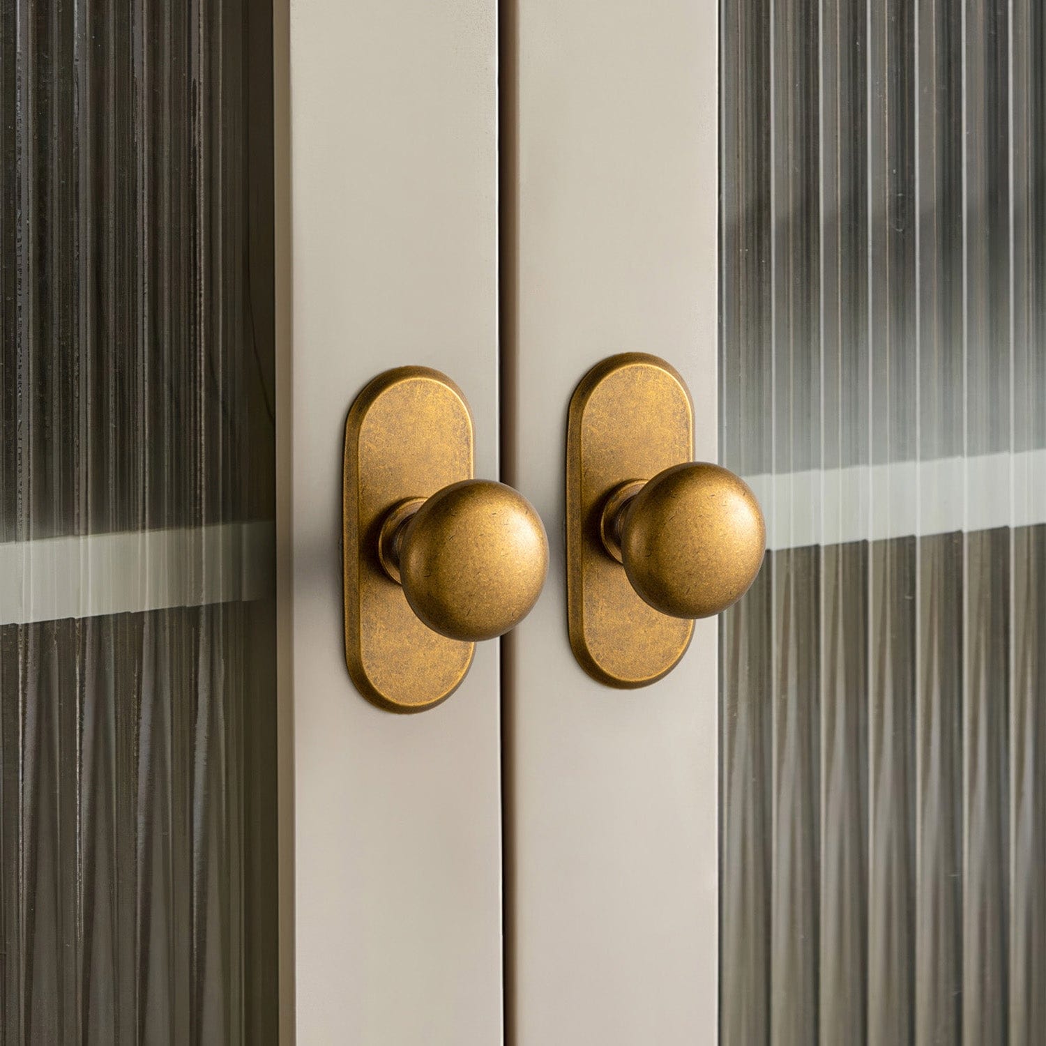 Goo-Ki 6 Pack Antique Brass Zinc Alloy Cabinet Knob with Back Plate Single Hole Center Cabinet Hardware for Bedroom Kitchen