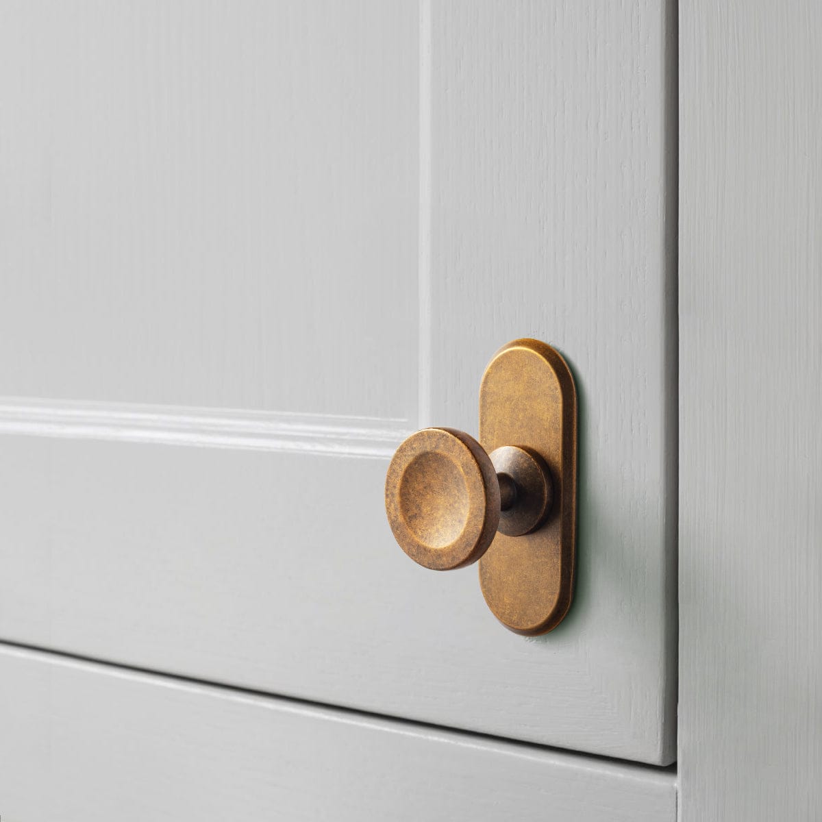 Goo-Ki 6 Pack Assorted Shaped Zinc Alloy Cabinet Hardware - Knobs and Back Plates for Stylish Furniture