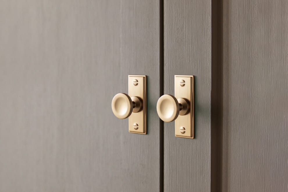 Goo-Ki 6 Pack Assorted Shaped Zinc Alloy Cabinet Hardware - Knobs and Back Plates for Stylish Furniture