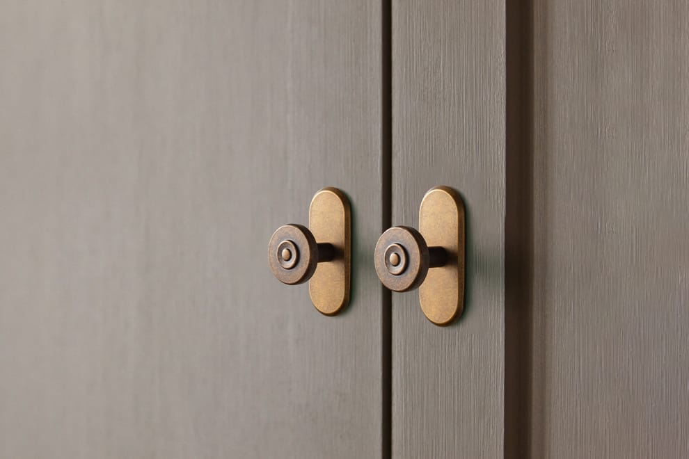 Goo-Ki 6 Pack Assorted Shaped Zinc Alloy Cabinet Hardware - Knobs and Back Plates for Stylish Furniture