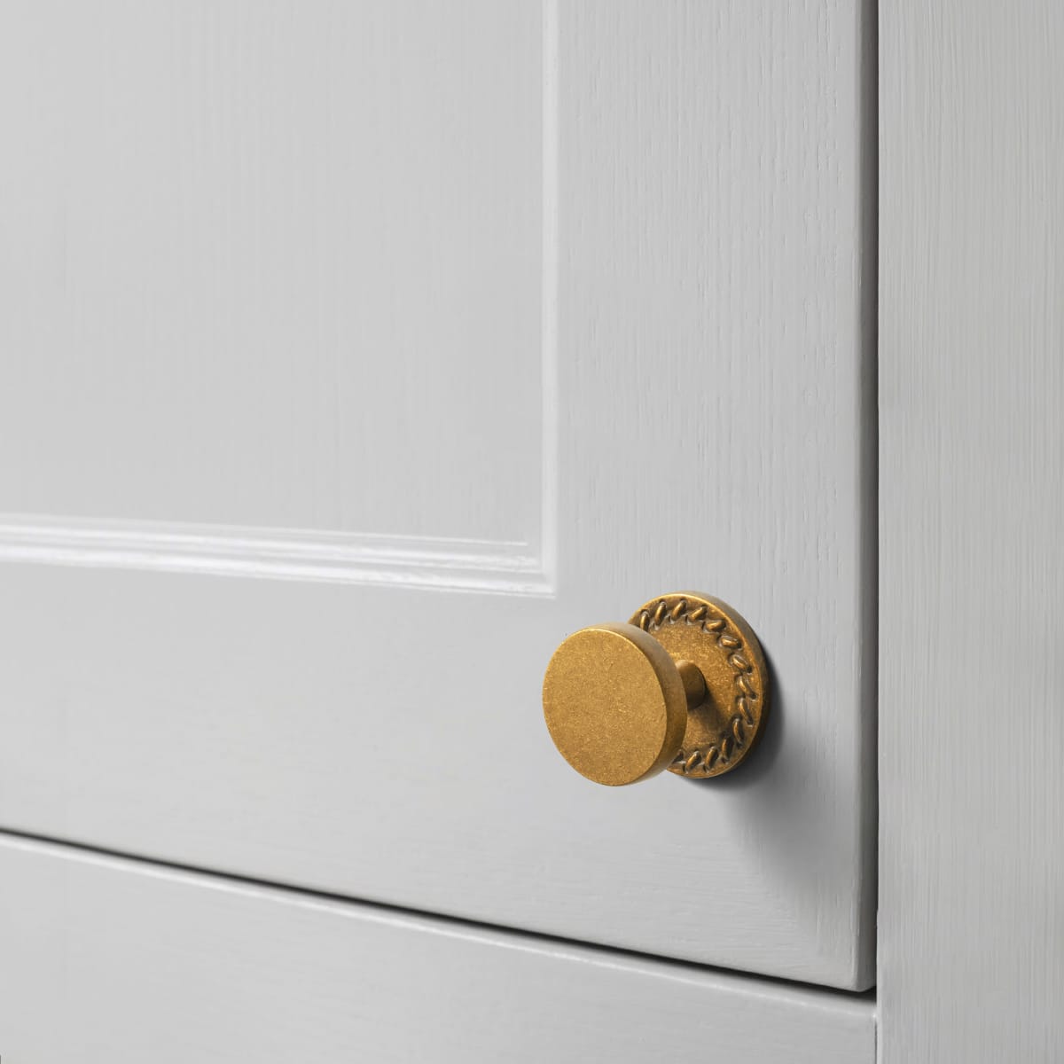 Goo-Ki Antique Brass Cabinet Knobs with Back Plates Ornate Cabinet Pulls for Kitchen Cabinet Hardware