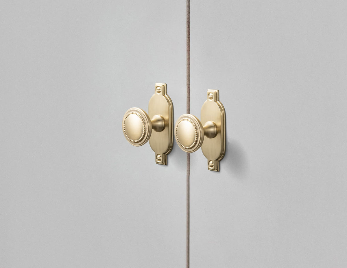 Goo-Ki Antique Brass Zinc Alloy Cabinet Knob with Delicate Decorative Back Plate Set