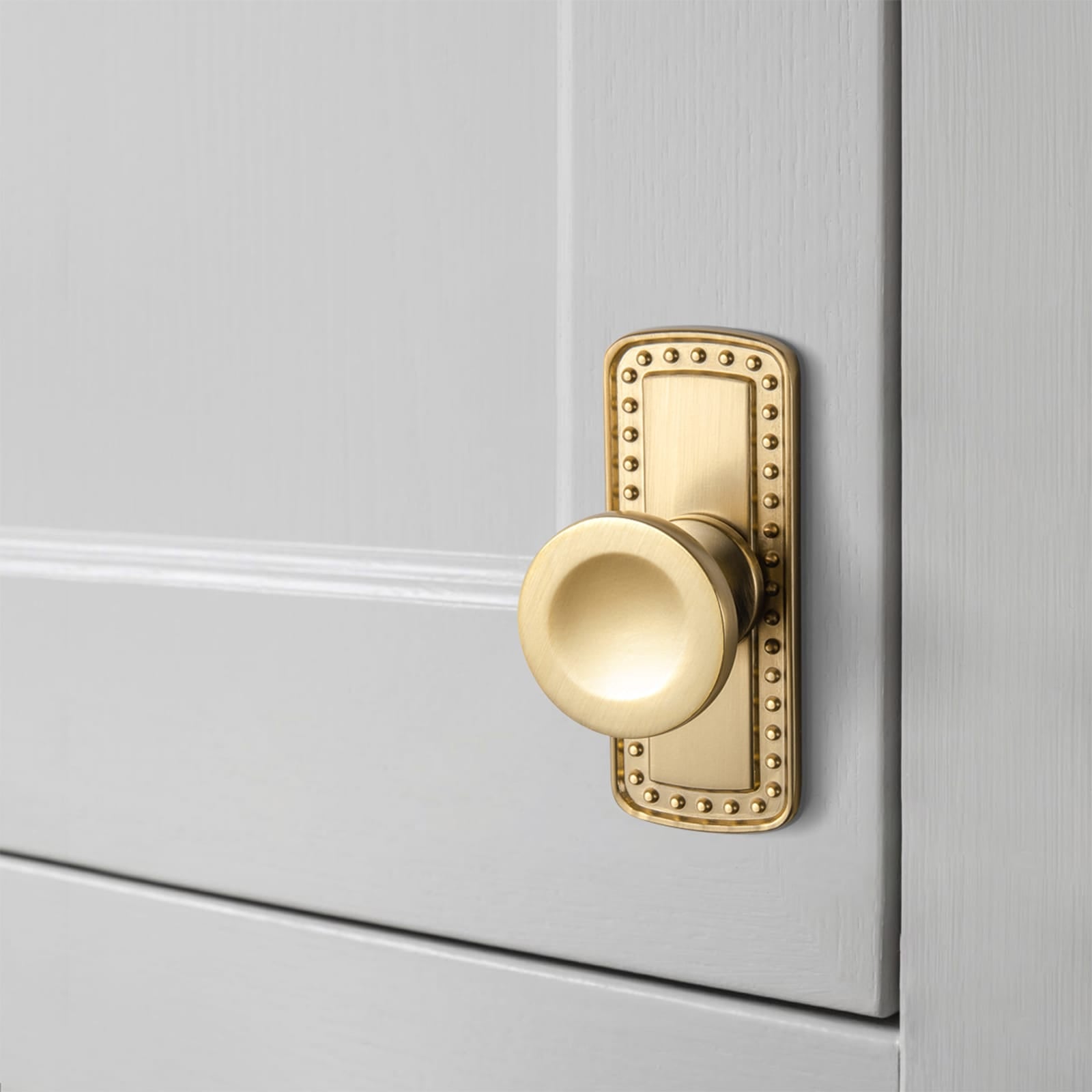 Goo-Ki Assorted Shaped Zinc Alloy Cabinet Hardware - Knobs and Back Plates for Stylish Furniture