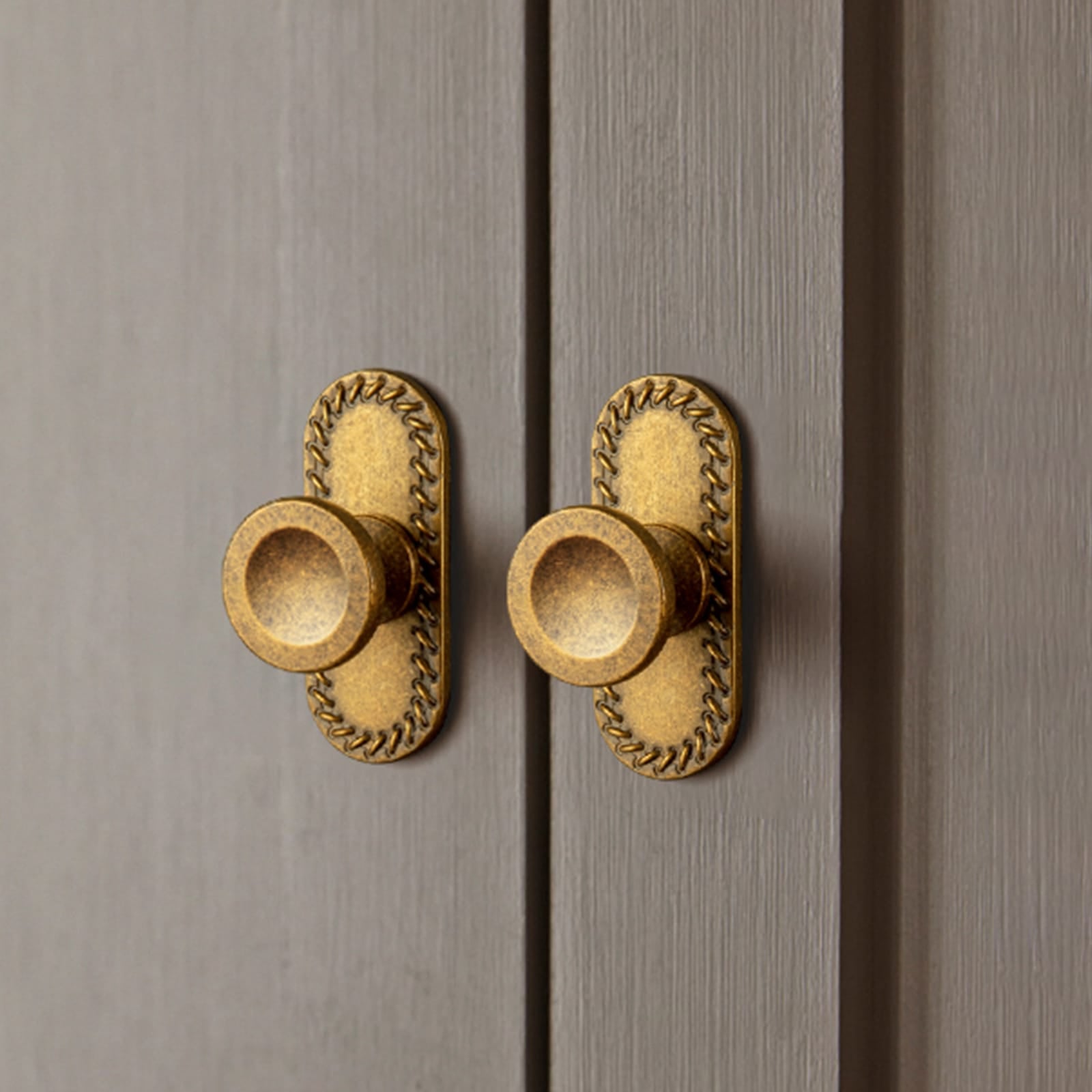 Goo-Ki Assorted Shaped Zinc Alloy Cabinet Hardware - Knobs and Back Plates for Stylish Furniture