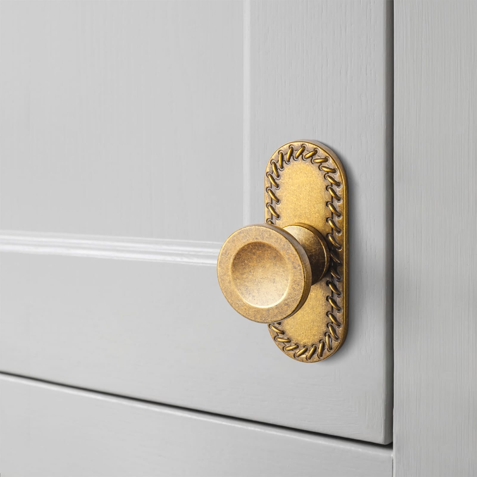 Goo-Ki Assorted Shaped Zinc Alloy Cabinet Hardware - Knobs and Back Plates for Stylish Furniture