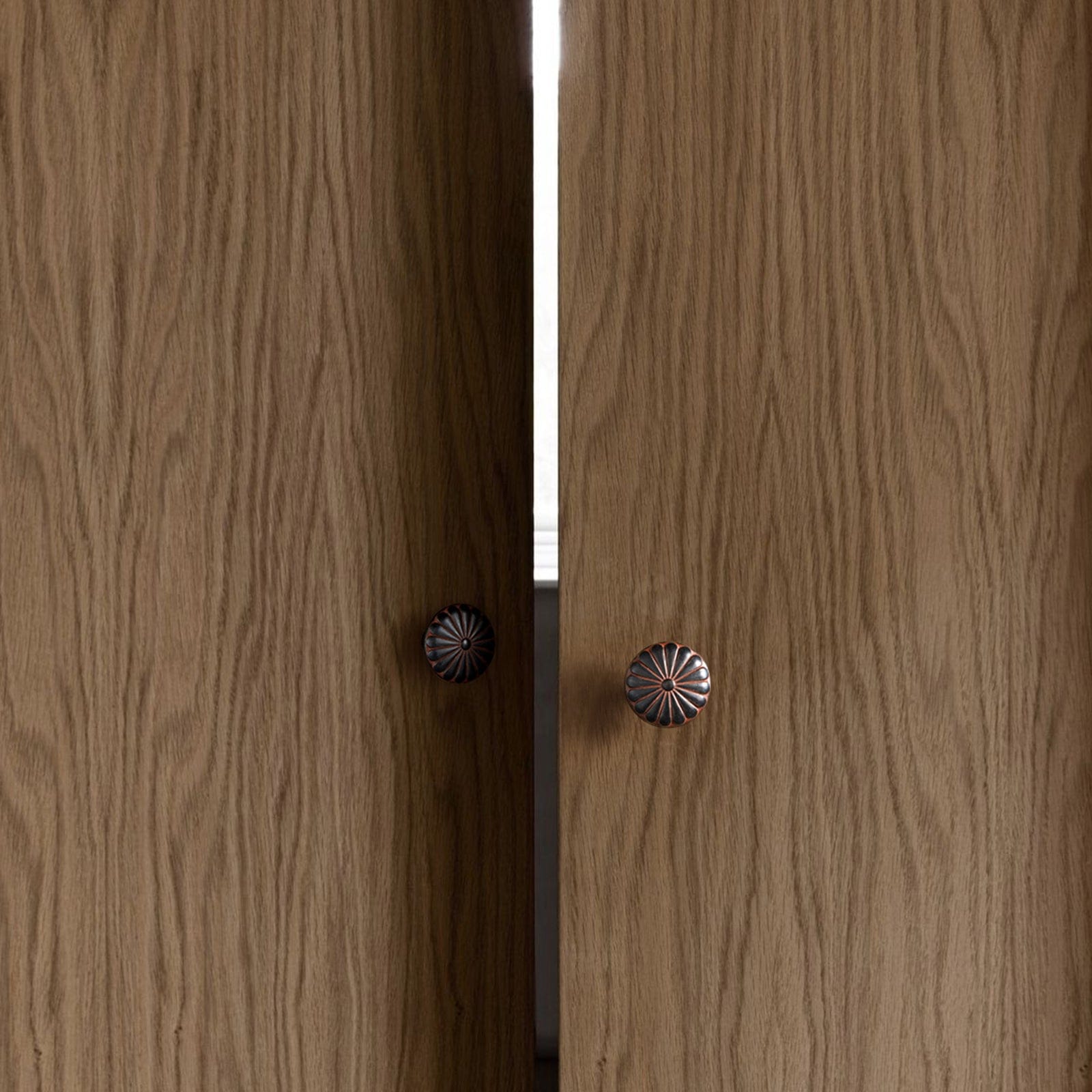 Goo-Ki Chrysanthemum Pattern Embossed Cabinet Knobs Distressed Zinc Alloy Furniture Hardware