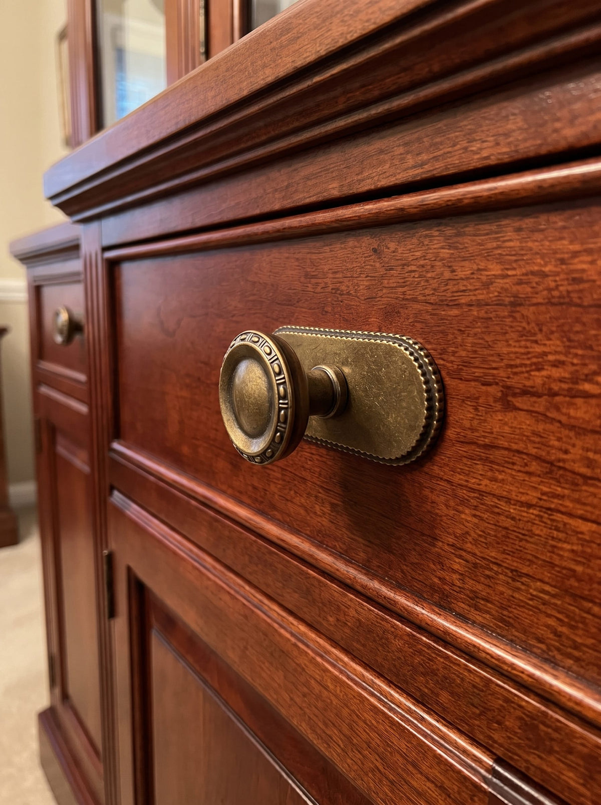 Goo-Ki Classic Round Cabinet Knobs Elegant Decorative Drawer Knobs with Ornate Edging