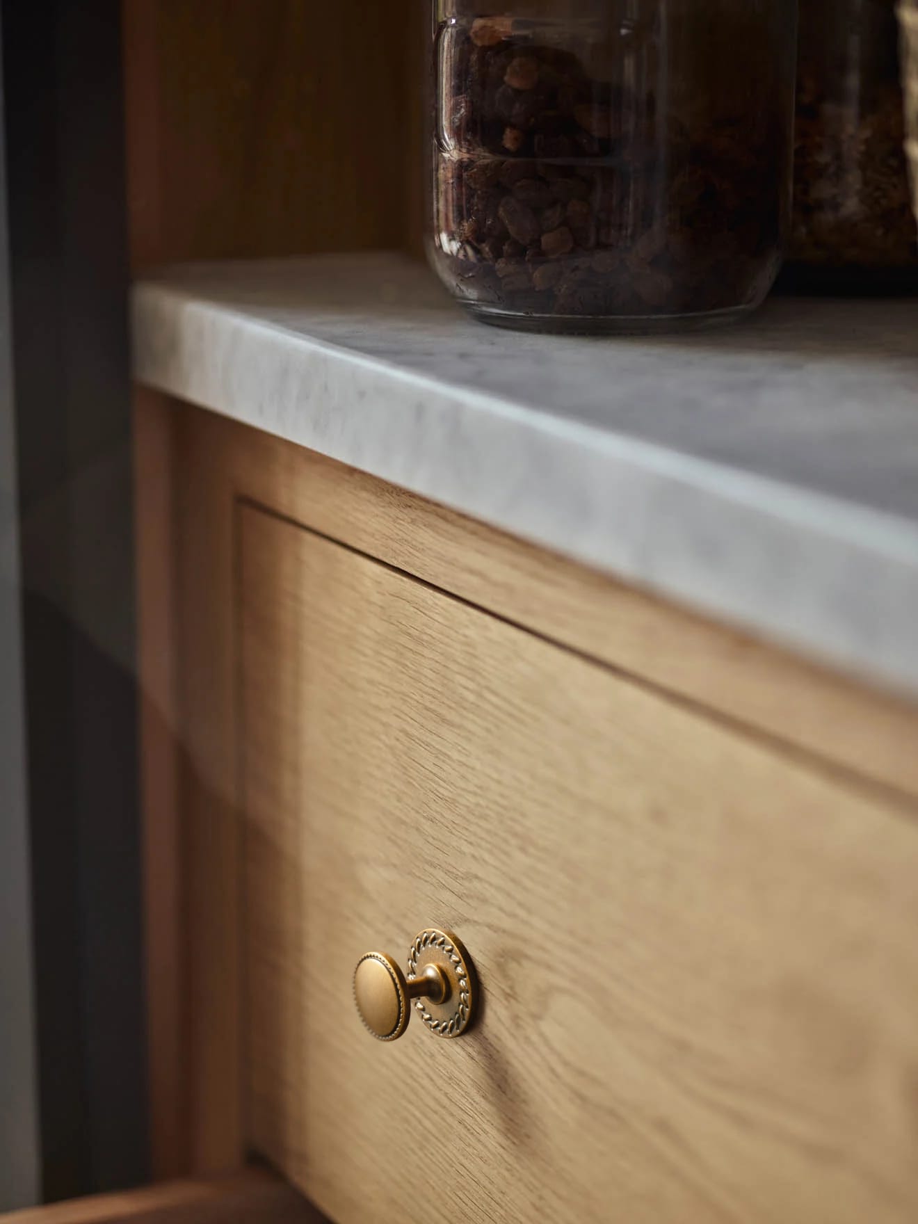 Goo-Ki Classic Round Design Cabinet Knobs with Toothed Rim for Kitchen Drawers
