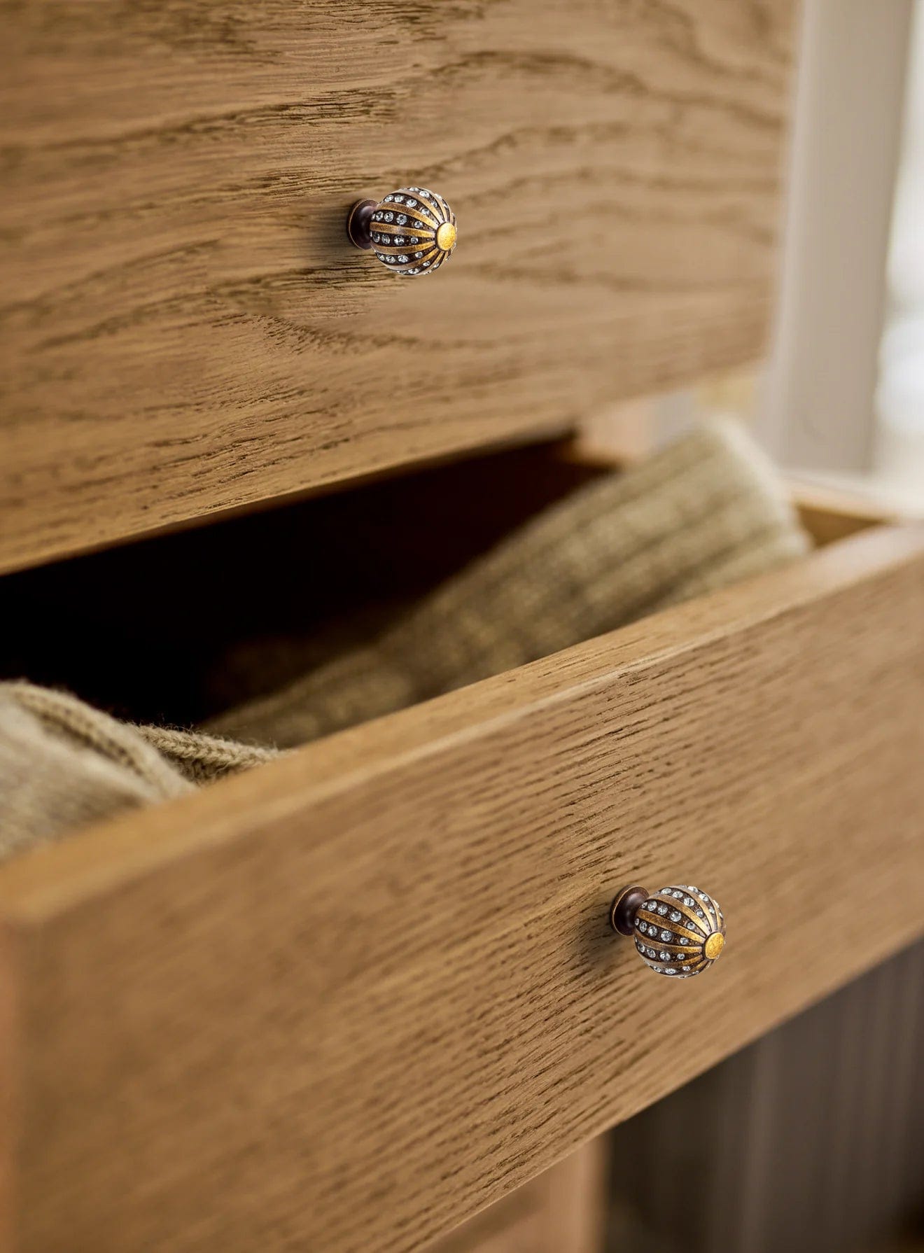 Goo-Ki Crystal Inlaid Ornate Cabinet Knobs - Antique Brass Zinc Alloy Sphere & Faceted Column Drawer Pulls