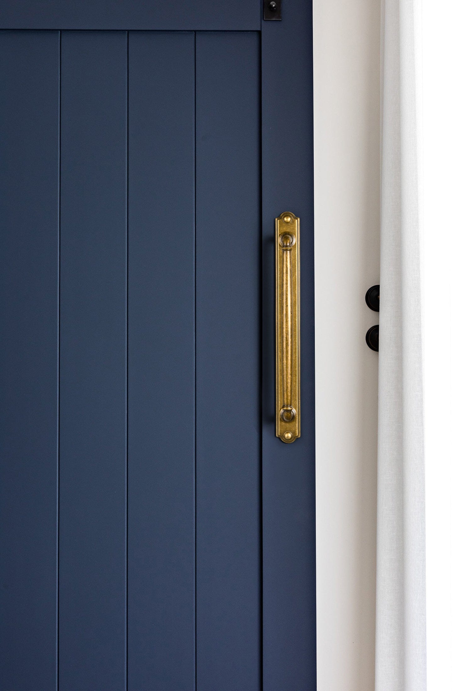 Goo-Ki Decorative Cabinet Pulls with Eye-Catching Geometric & Curved Silhouettes