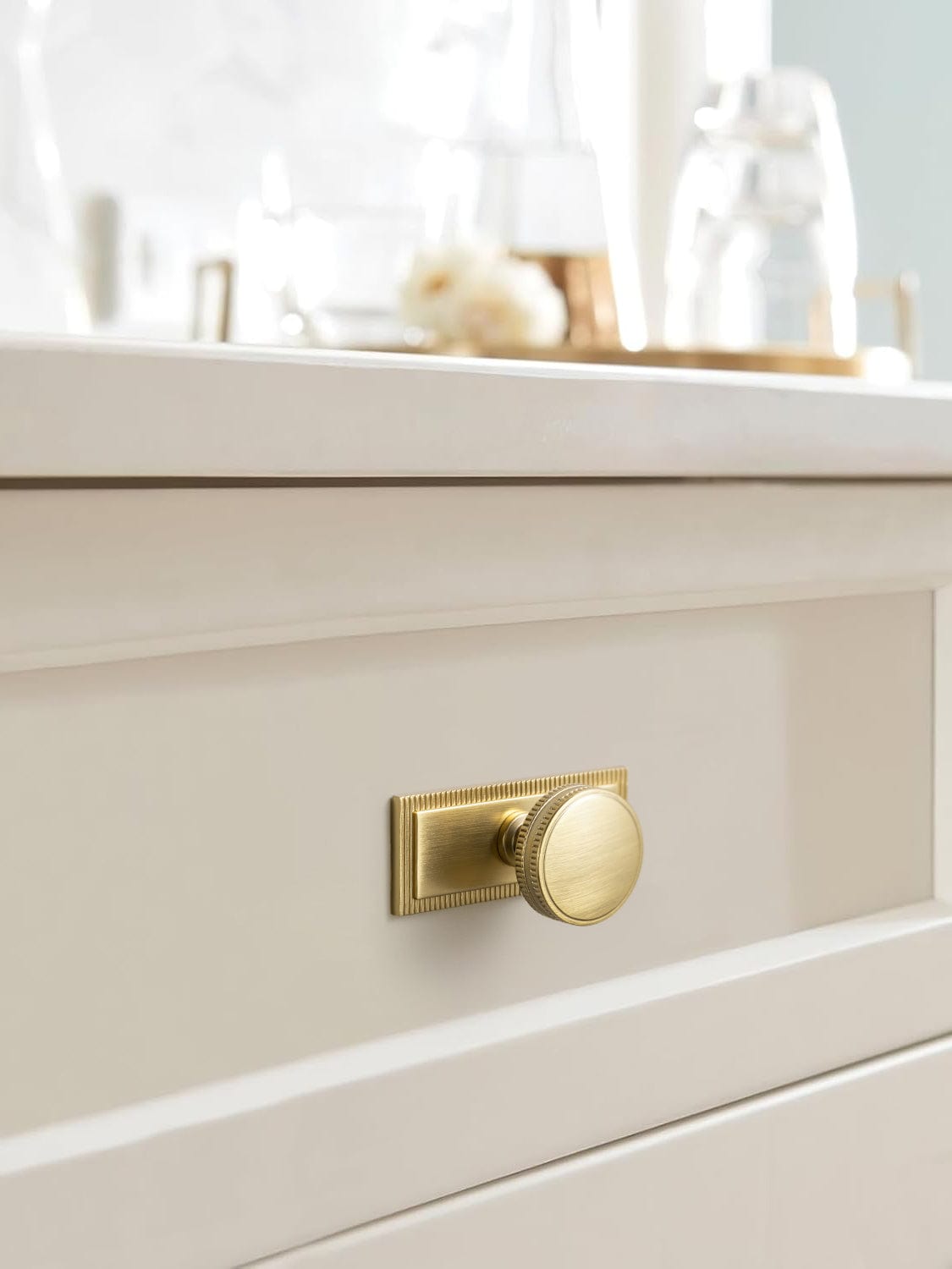 Goo-Ki Distinctive Artistic Engravings Single Hole Round Cabinet Knob Retro Flair Kitchen Hardware