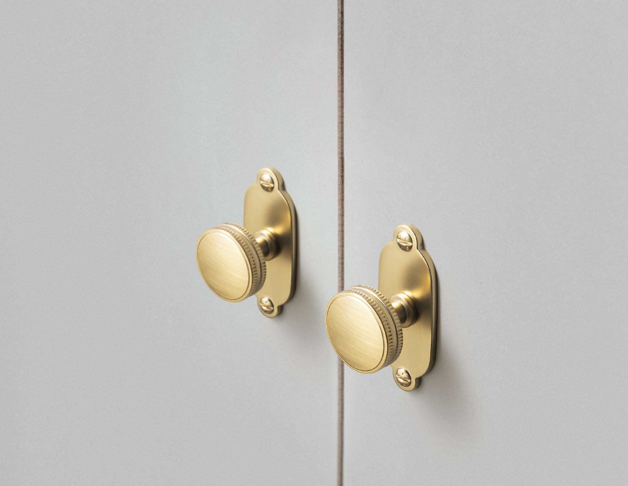 Goo-Ki Distinctive Artistic Engravings Single Hole Round Cabinet Knob Retro Flair Kitchen Hardware