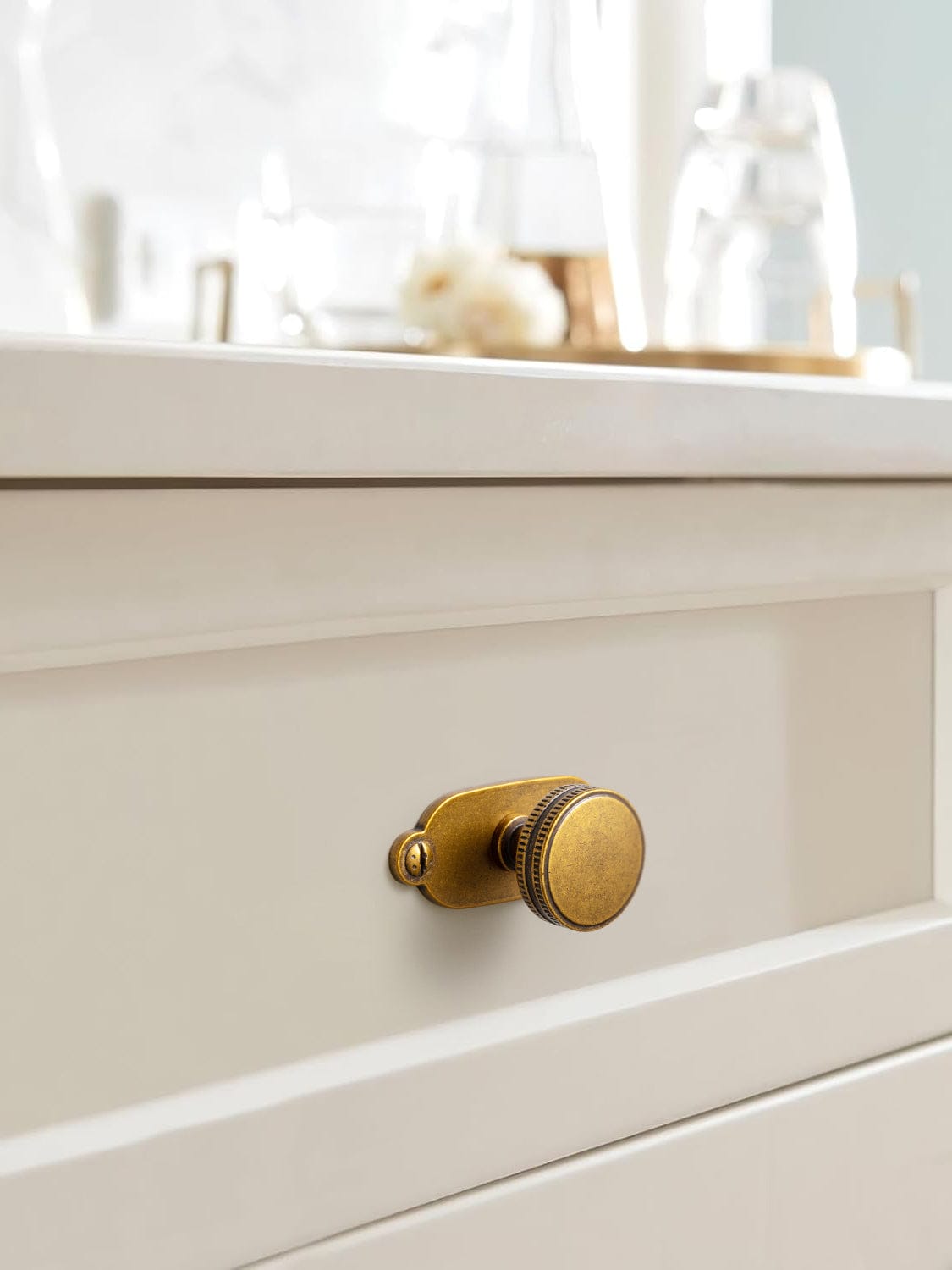 Goo-Ki Distinctive Artistic Engravings Single Hole Round Cabinet Knob Retro Flair Kitchen Hardware